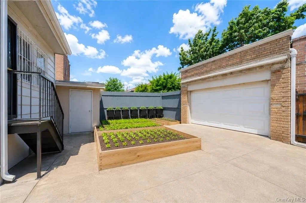 193 Forbell Street, New York, NY, 3 Bedrooms Bedrooms, 8 Rooms Rooms,3 BathroomsBathrooms,Residential,For Rent,Forbell,0,1011011 193 Forbell Street, New York, NY, 3 Bedrooms Bedrooms, 8 Rooms Rooms,3 BathroomsBathrooms,Residential,For Rent,Forbell,0,1011011