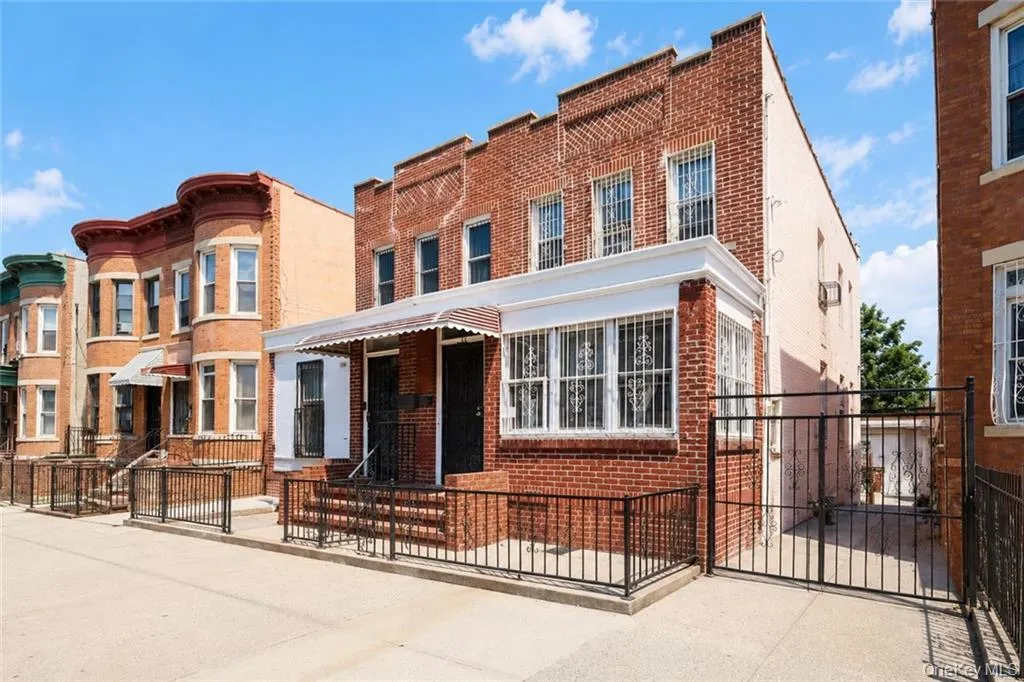 193 Forbell Street, New York, NY, 3 Bedrooms Bedrooms, 8 Rooms Rooms,3 BathroomsBathrooms,Residential,For Rent,Forbell,0,1011011 193 Forbell Street, New York, NY, 3 Bedrooms Bedrooms, 8 Rooms Rooms,3 BathroomsBathrooms,Residential,For Rent,Forbell,0,1011011