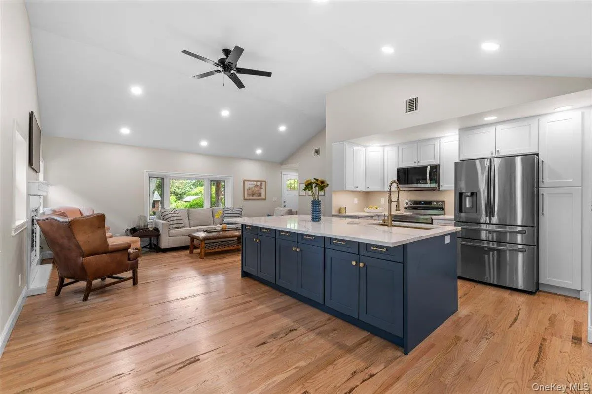8 Walnut Place, Huntington, NY, 5 Bedrooms Bedrooms, 9 Rooms Rooms,3 BathroomsBathrooms,Residential,For Rent,Walnut,0,1011024 8 Walnut Place, Huntington, NY, 5 Bedrooms Bedrooms, 9 Rooms Rooms,3 BathroomsBathrooms,Residential,For Rent,Walnut,0,1011024