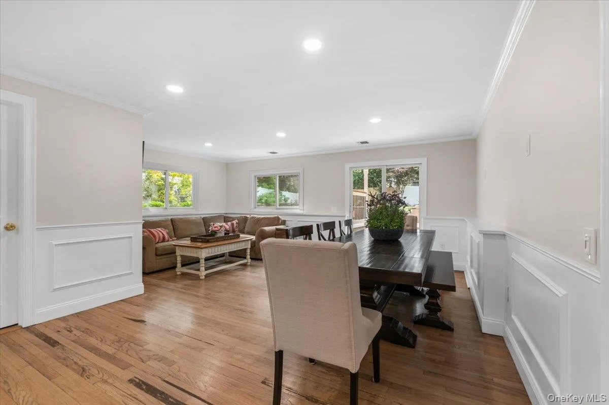 8 Walnut Place, Huntington, NY, 5 Bedrooms Bedrooms, 9 Rooms Rooms,3 BathroomsBathrooms,Residential,For Rent,Walnut,0,1011024 8 Walnut Place, Huntington, NY, 5 Bedrooms Bedrooms, 9 Rooms Rooms,3 BathroomsBathrooms,Residential,For Rent,Walnut,0,1011024