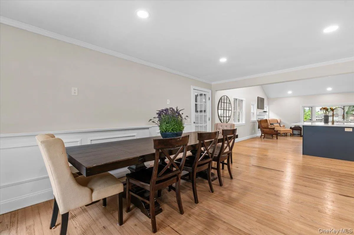8 Walnut Place, Huntington, NY, 5 Bedrooms Bedrooms, 9 Rooms Rooms,3 BathroomsBathrooms,Residential,For Rent,Walnut,0,1011024 8 Walnut Place, Huntington, NY, 5 Bedrooms Bedrooms, 9 Rooms Rooms,3 BathroomsBathrooms,Residential,For Rent,Walnut,0,1011024