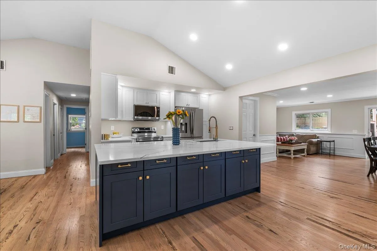 8 Walnut Place, Huntington, NY, 5 Bedrooms Bedrooms, 9 Rooms Rooms,3 BathroomsBathrooms,Residential,For Rent,Walnut,0,1011024 8 Walnut Place, Huntington, NY, 5 Bedrooms Bedrooms, 9 Rooms Rooms,3 BathroomsBathrooms,Residential,For Rent,Walnut,0,1011024