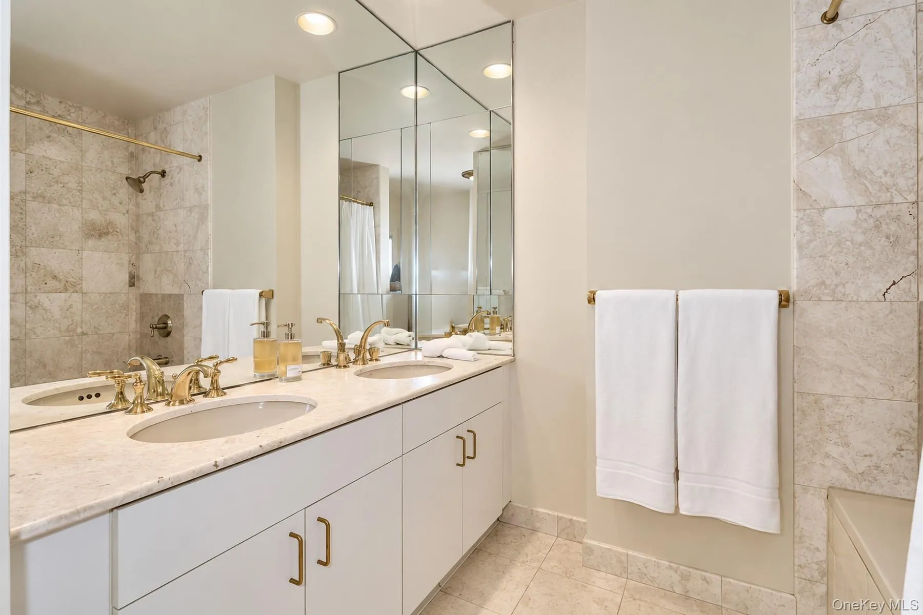213 Devries Court, Orangetown, NY, 3 Bedrooms Bedrooms, 9 Rooms Rooms,3 BathroomsBathrooms,Residential,For Rent,Devries,0,1011027 213 Devries Court, Orangetown, NY, 3 Bedrooms Bedrooms, 9 Rooms Rooms,3 BathroomsBathrooms,Residential,For Rent,Devries,0,1011027