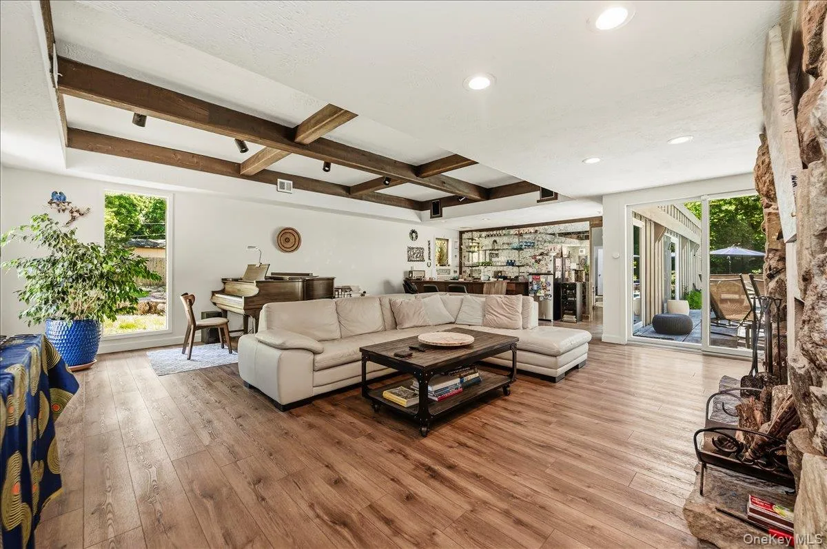 35 Melrose Parkway, Brookhaven, NY, 5 Bedrooms Bedrooms, 7 Rooms Rooms,3 BathroomsBathrooms,Residential,For Rent,Melrose,0,1011028 35 Melrose Parkway, Brookhaven, NY, 5 Bedrooms Bedrooms, 7 Rooms Rooms,3 BathroomsBathrooms,Residential,For Rent,Melrose,0,1011028