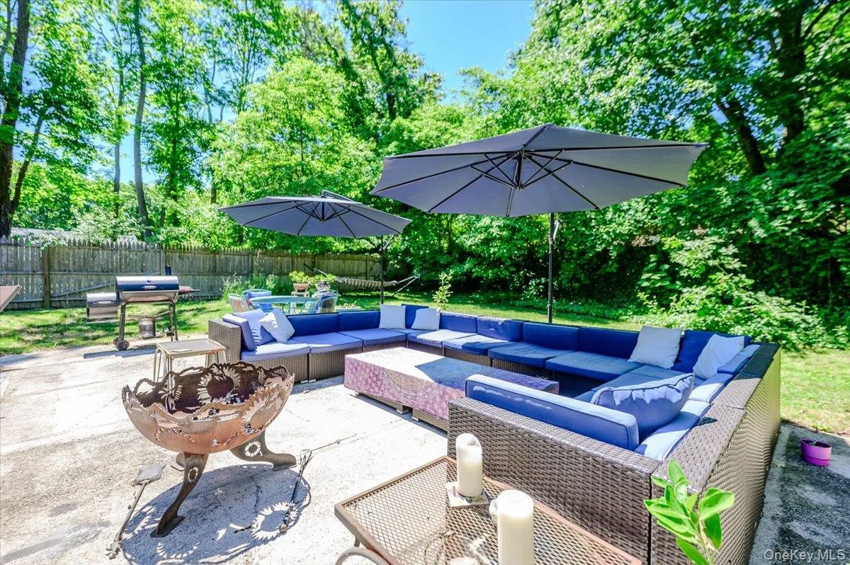 35 Melrose Parkway, Brookhaven, NY, 5 Bedrooms Bedrooms, 7 Rooms Rooms,3 BathroomsBathrooms,Residential,For Rent,Melrose,0,1011028 35 Melrose Parkway, Brookhaven, NY, 5 Bedrooms Bedrooms, 7 Rooms Rooms,3 BathroomsBathrooms,Residential,For Rent,Melrose,0,1011028