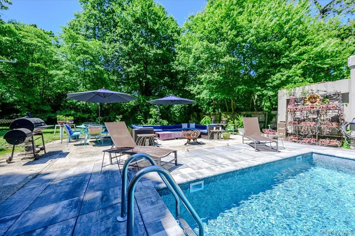 35 Melrose Parkway, Brookhaven, NY, 5 Bedrooms Bedrooms, 7 Rooms Rooms,3 BathroomsBathrooms,Residential,For Rent,Melrose,0,1011028 35 Melrose Parkway, Brookhaven, NY, 5 Bedrooms Bedrooms, 7 Rooms Rooms,3 BathroomsBathrooms,Residential,For Rent,Melrose,0,1011028