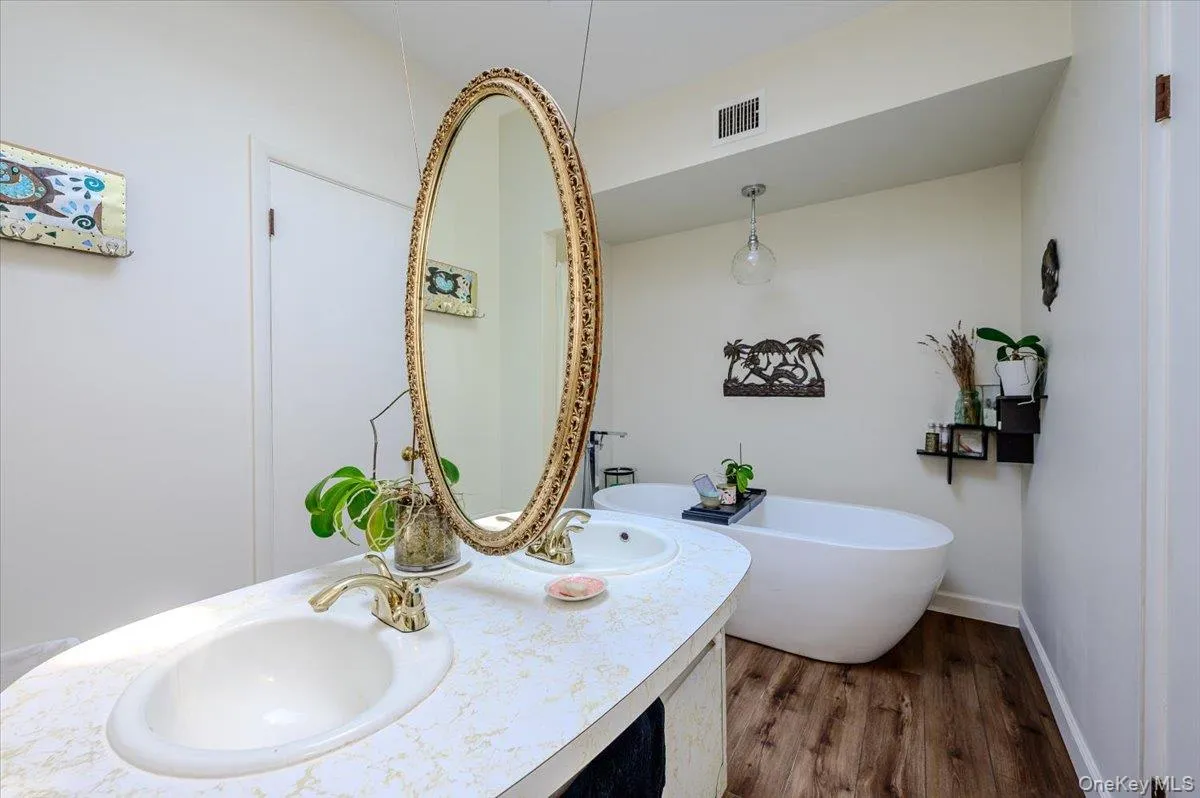 35 Melrose Parkway, Brookhaven, NY, 5 Bedrooms Bedrooms, 7 Rooms Rooms,3 BathroomsBathrooms,Residential,For Rent,Melrose,0,1011028 35 Melrose Parkway, Brookhaven, NY, 5 Bedrooms Bedrooms, 7 Rooms Rooms,3 BathroomsBathrooms,Residential,For Rent,Melrose,0,1011028