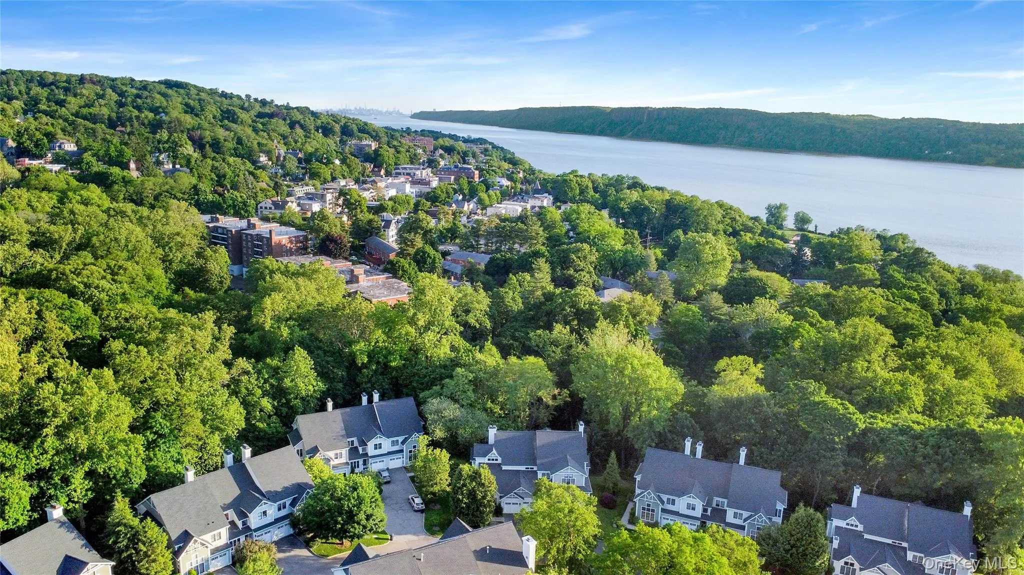 35 Landing Drive, Greenburgh, NY, 4 Bedrooms Bedrooms, 8 Rooms Rooms,4 BathroomsBathrooms,Residential,For Rent,Landing,0,1011029 35 Landing Drive, Greenburgh, NY, 4 Bedrooms Bedrooms, 8 Rooms Rooms,4 BathroomsBathrooms,Residential,For Rent,Landing,0,1011029