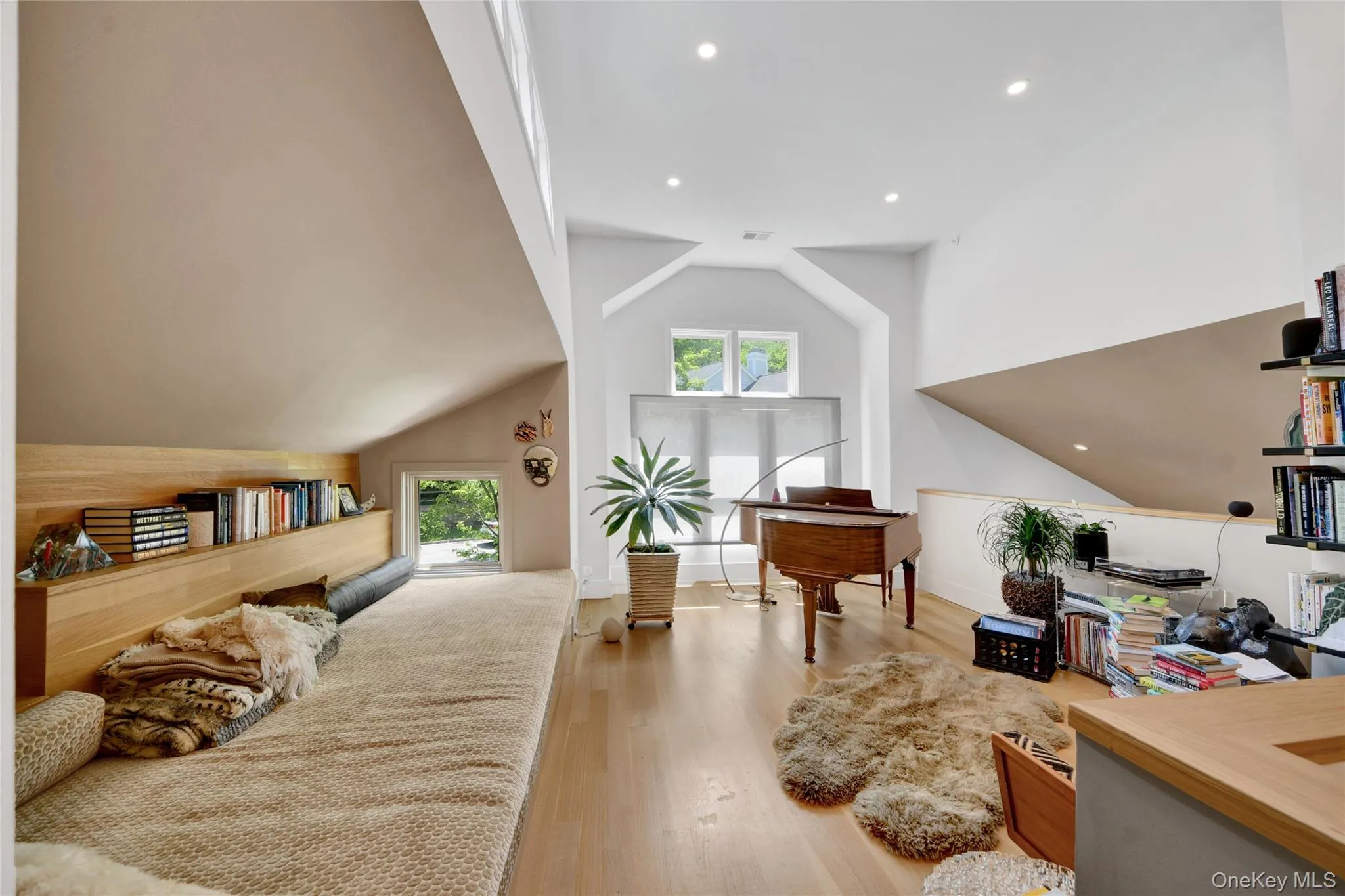 35 Landing Drive, Greenburgh, NY, 4 Bedrooms Bedrooms, 8 Rooms Rooms,4 BathroomsBathrooms,Residential,For Rent,Landing,0,1011029 35 Landing Drive, Greenburgh, NY, 4 Bedrooms Bedrooms, 8 Rooms Rooms,4 BathroomsBathrooms,Residential,For Rent,Landing,0,1011029