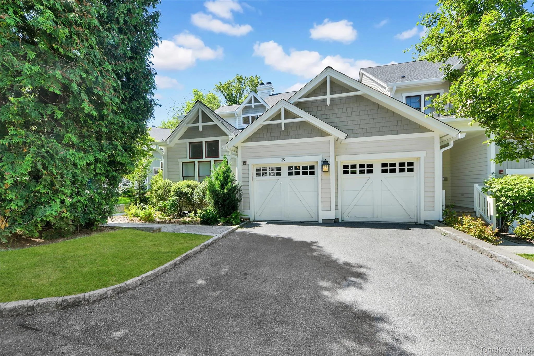 35 Landing Drive, Greenburgh, NY, 4 Bedrooms Bedrooms, 8 Rooms Rooms,4 BathroomsBathrooms,Residential,For Rent,Landing,0,1011029 35 Landing Drive, Greenburgh, NY, 4 Bedrooms Bedrooms, 8 Rooms Rooms,4 BathroomsBathrooms,Residential,For Rent,Landing,0,1011029