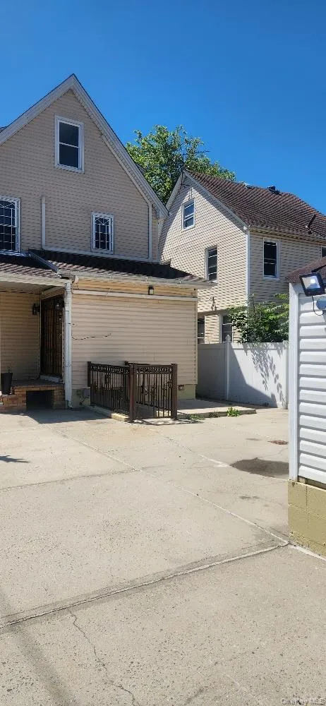 13019 116th Avenue, New York, NY, 3 Bedrooms Bedrooms, 6 Rooms Rooms,2 BathroomsBathrooms,Residential,For Rent,116th,0,1011031 13019 116th Avenue, New York, NY, 3 Bedrooms Bedrooms, 6 Rooms Rooms,2 BathroomsBathrooms,Residential,For Rent,116th,0,1011031