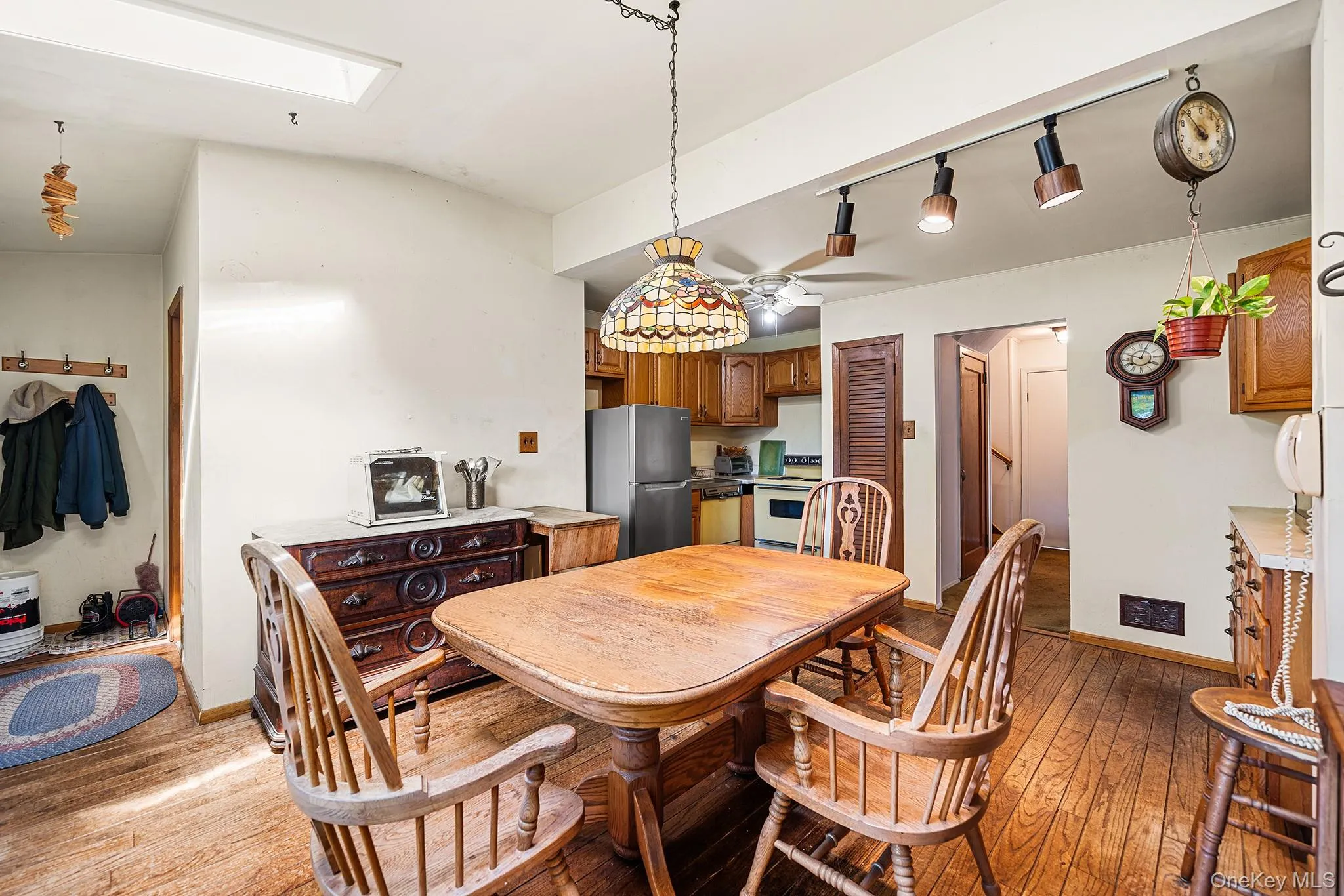 216 Oak Street, Oyster Bay, NY, 4 Bedrooms Bedrooms, 6 Rooms Rooms,2 BathroomsBathrooms,Residential,For Rent,Oak,0,1011032 216 Oak Street, Oyster Bay, NY, 4 Bedrooms Bedrooms, 6 Rooms Rooms,2 BathroomsBathrooms,Residential,For Rent,Oak,0,1011032