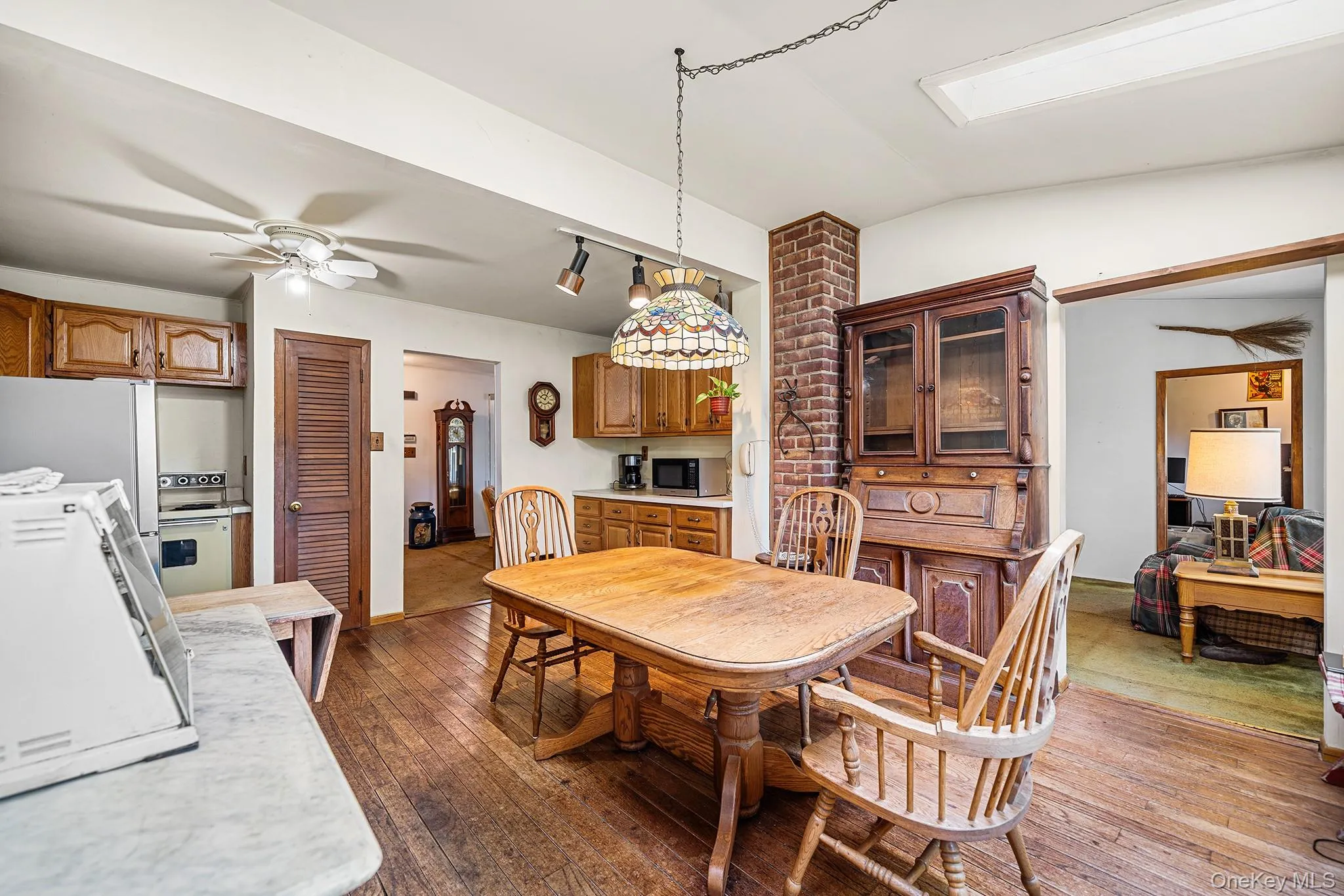 216 Oak Street, Oyster Bay, NY, 4 Bedrooms Bedrooms, 6 Rooms Rooms,2 BathroomsBathrooms,Residential,For Rent,Oak,0,1011032 216 Oak Street, Oyster Bay, NY, 4 Bedrooms Bedrooms, 6 Rooms Rooms,2 BathroomsBathrooms,Residential,For Rent,Oak,0,1011032