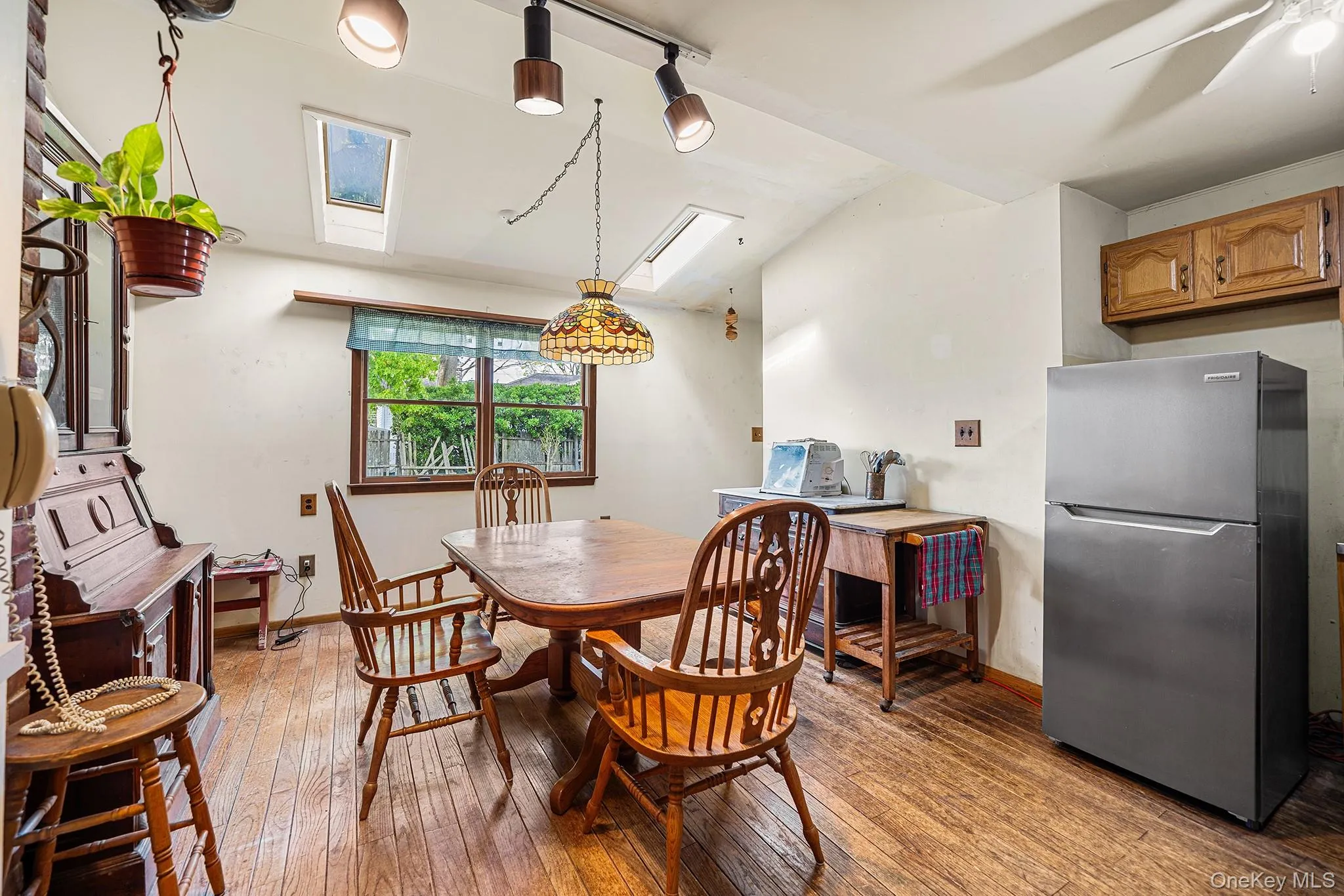 216 Oak Street, Oyster Bay, NY, 4 Bedrooms Bedrooms, 6 Rooms Rooms,2 BathroomsBathrooms,Residential,For Rent,Oak,0,1011032 216 Oak Street, Oyster Bay, NY, 4 Bedrooms Bedrooms, 6 Rooms Rooms,2 BathroomsBathrooms,Residential,For Rent,Oak,0,1011032