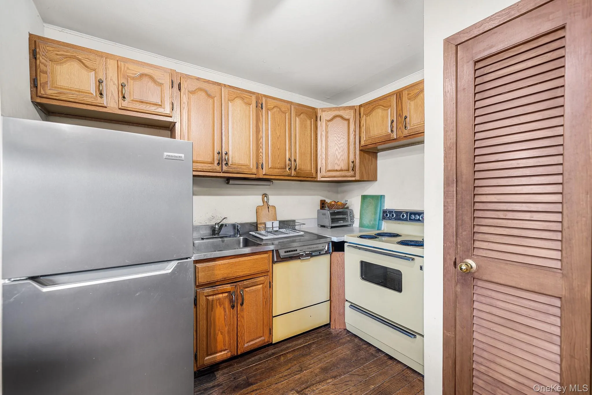 216 Oak Street, Oyster Bay, NY, 4 Bedrooms Bedrooms, 6 Rooms Rooms,2 BathroomsBathrooms,Residential,For Rent,Oak,0,1011032 216 Oak Street, Oyster Bay, NY, 4 Bedrooms Bedrooms, 6 Rooms Rooms,2 BathroomsBathrooms,Residential,For Rent,Oak,0,1011032