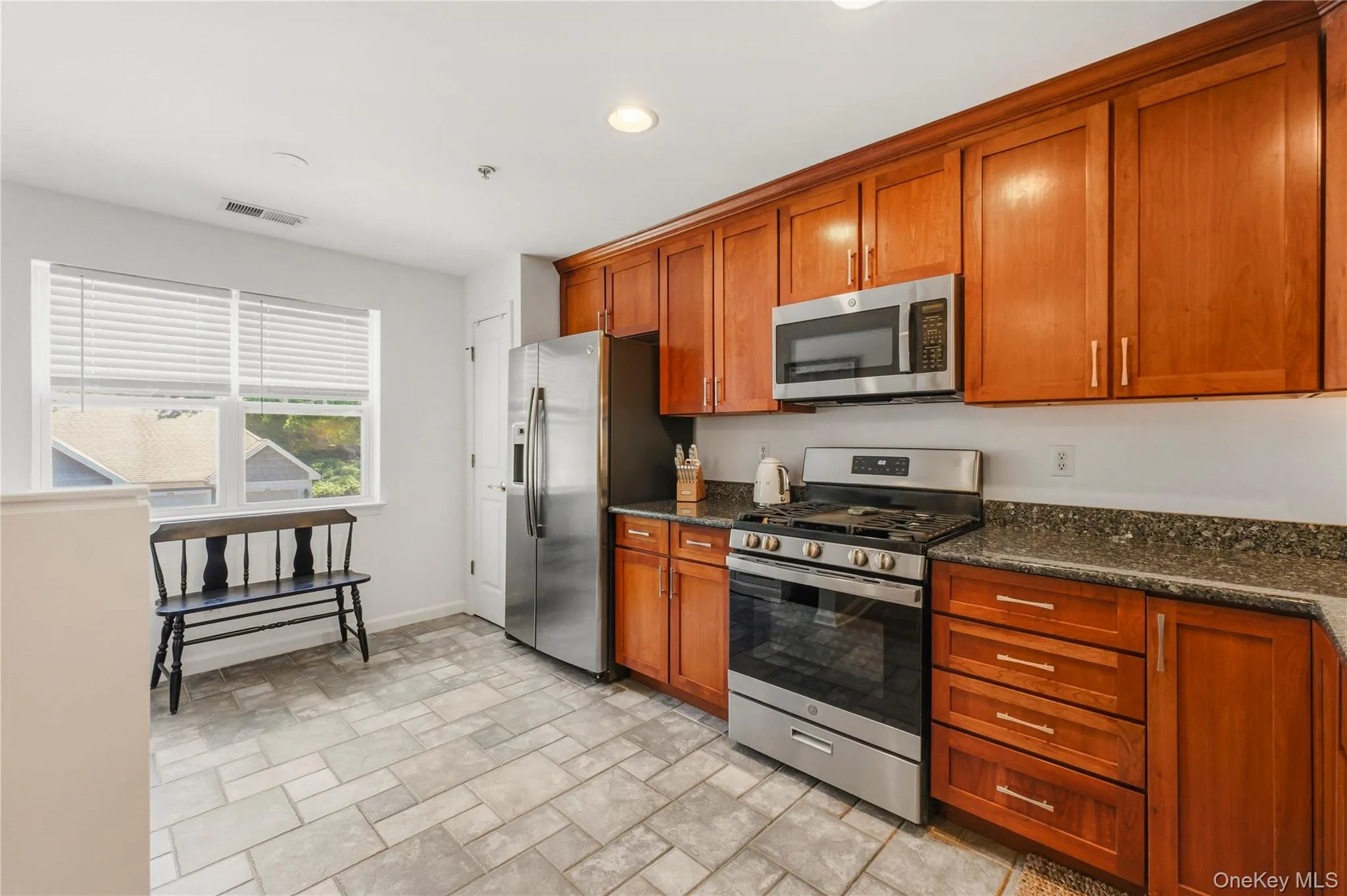 125 Riverbend Drive, Peekskill, NY, 2 Bedrooms Bedrooms, 5 Rooms Rooms,2 BathroomsBathrooms,Residential,For Rent,Riverbend,0,1011033 125 Riverbend Drive, Peekskill, NY, 2 Bedrooms Bedrooms, 5 Rooms Rooms,2 BathroomsBathrooms,Residential,For Rent,Riverbend,0,1011033