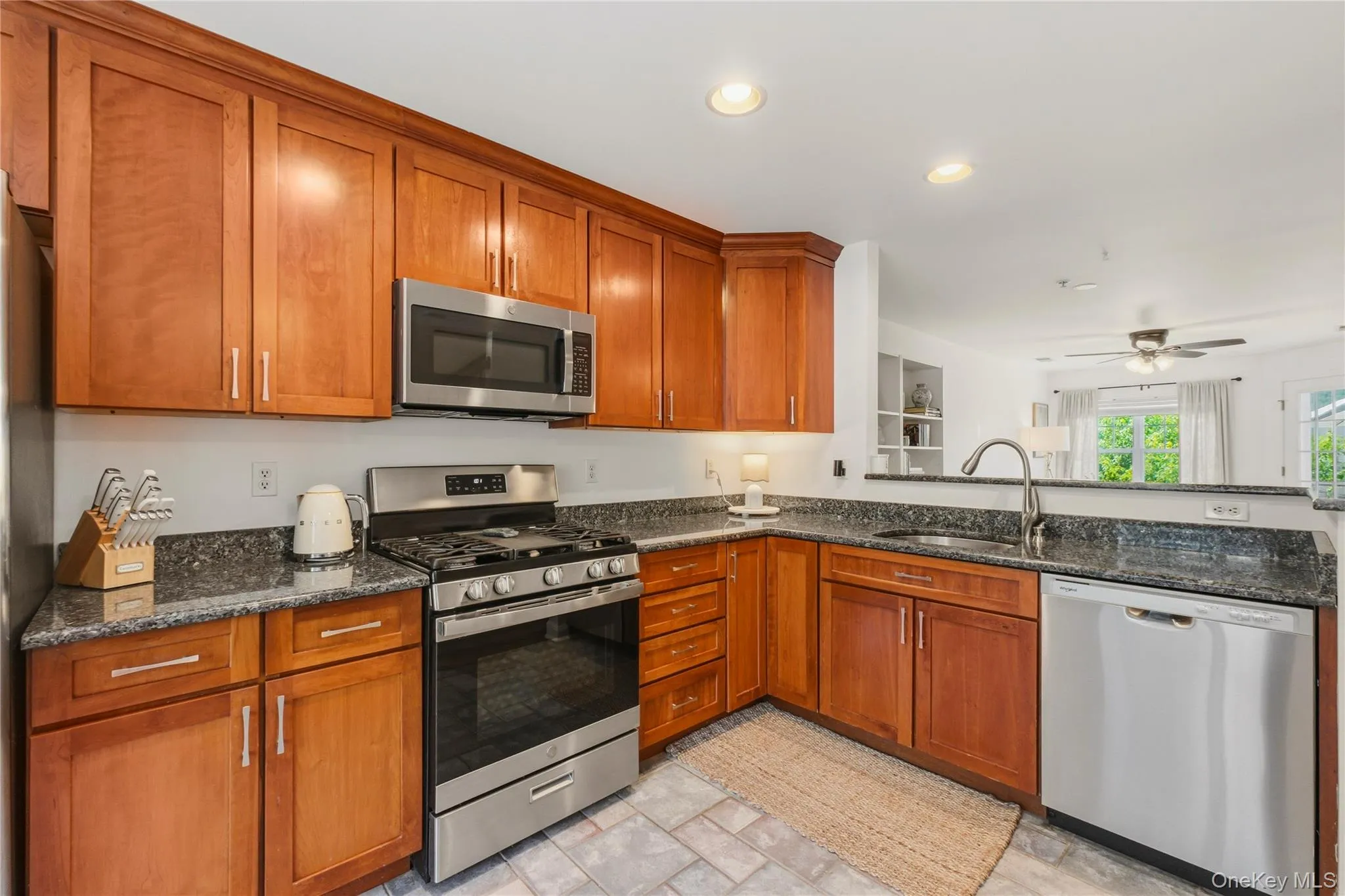 125 Riverbend Drive, Peekskill, NY, 2 Bedrooms Bedrooms, 5 Rooms Rooms,2 BathroomsBathrooms,Residential,For Rent,Riverbend,0,1011033 125 Riverbend Drive, Peekskill, NY, 2 Bedrooms Bedrooms, 5 Rooms Rooms,2 BathroomsBathrooms,Residential,For Rent,Riverbend,0,1011033