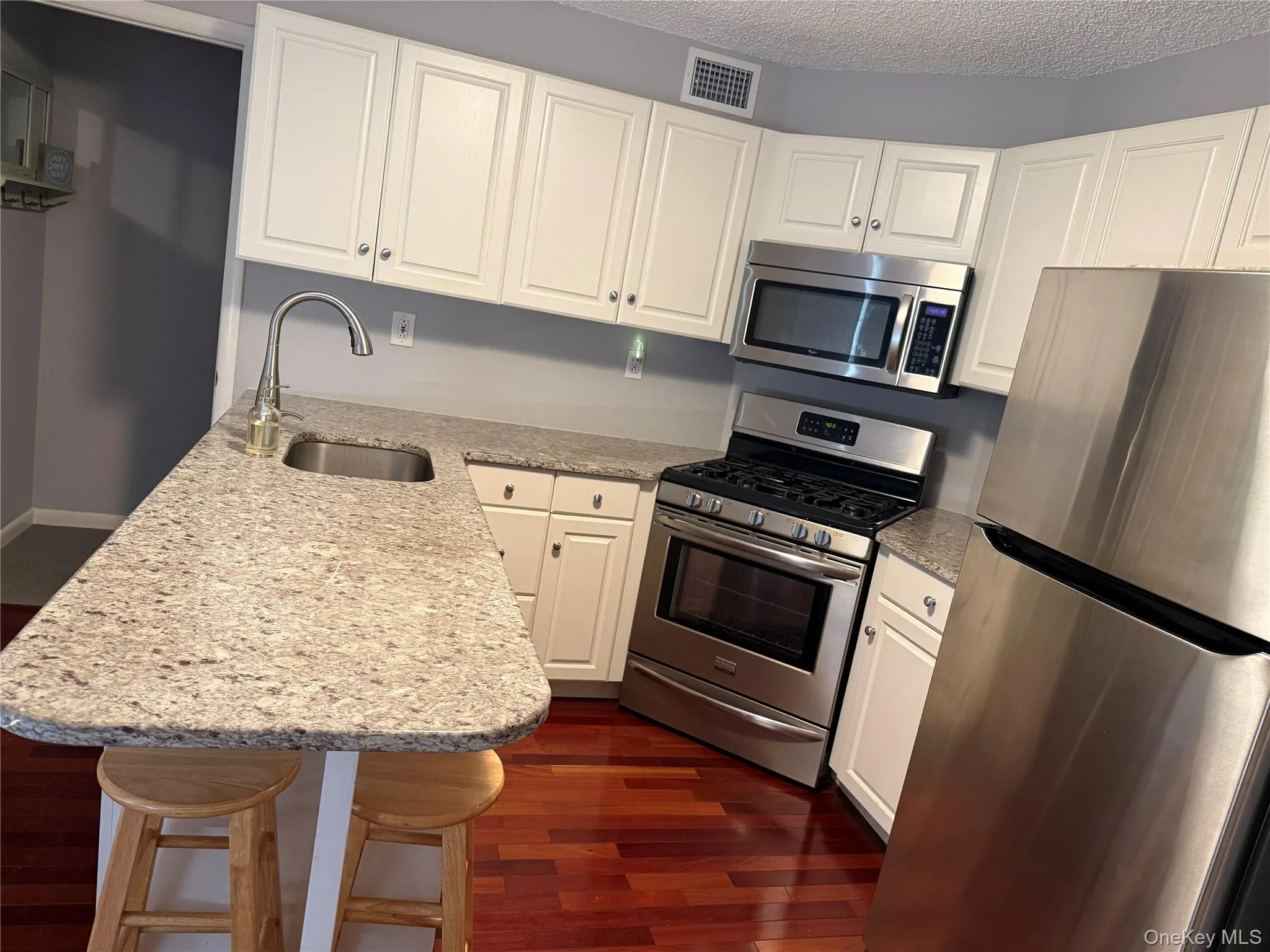 88 Eagle Ridge Way, Clarkstown, NY, 1 Bedroom Bedrooms, 5 Rooms Rooms,1 BathroomBathrooms,Residential,For Rent,Eagle Ridge,0,1011034 88 Eagle Ridge Way, Clarkstown, NY, 1 Bedroom Bedrooms, 5 Rooms Rooms,1 BathroomBathrooms,Residential,For Rent,Eagle Ridge,0,1011034