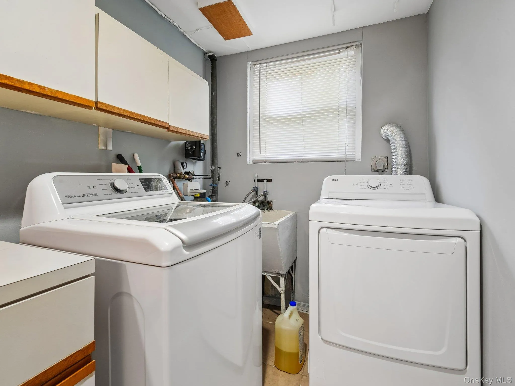 2 Highfield Avenue, North Hempstead, NY, 4 Bedrooms Bedrooms, 7 Rooms Rooms,2 BathroomsBathrooms,Residential,For Rent,Highfield,0,1011039 2 Highfield Avenue, North Hempstead, NY, 4 Bedrooms Bedrooms, 7 Rooms Rooms,2 BathroomsBathrooms,Residential,For Rent,Highfield,0,1011039