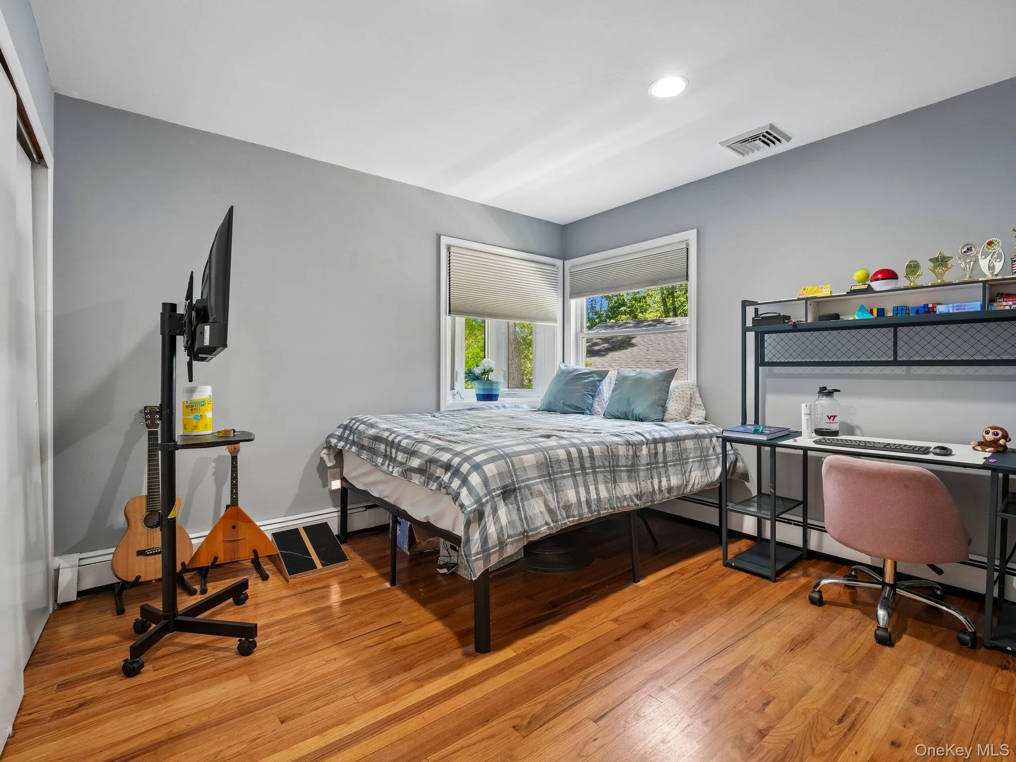 2 Highfield Avenue, North Hempstead, NY, 4 Bedrooms Bedrooms, 7 Rooms Rooms,2 BathroomsBathrooms,Residential,For Rent,Highfield,0,1011039 2 Highfield Avenue, North Hempstead, NY, 4 Bedrooms Bedrooms, 7 Rooms Rooms,2 BathroomsBathrooms,Residential,For Rent,Highfield,0,1011039
