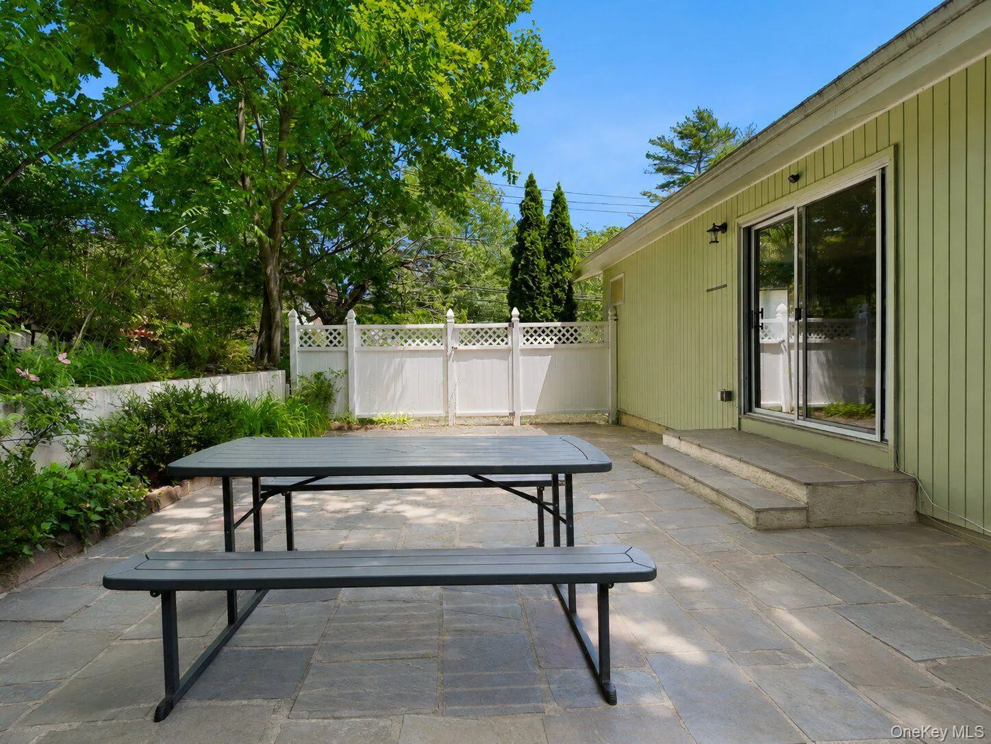 2 Highfield Avenue, North Hempstead, NY, 4 Bedrooms Bedrooms, 7 Rooms Rooms,2 BathroomsBathrooms,Residential,For Rent,Highfield,0,1011039 2 Highfield Avenue, North Hempstead, NY, 4 Bedrooms Bedrooms, 7 Rooms Rooms,2 BathroomsBathrooms,Residential,For Rent,Highfield,0,1011039