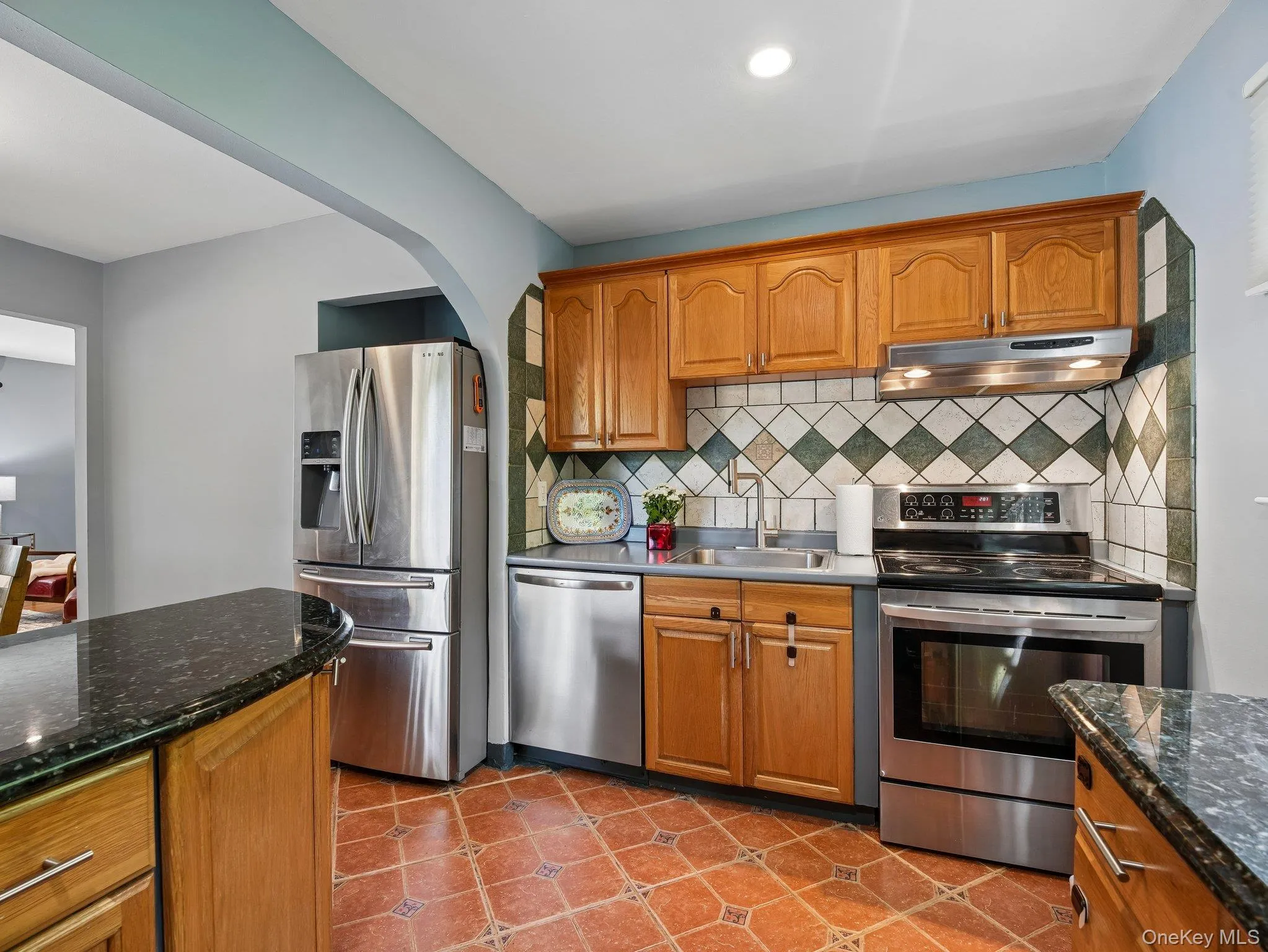 2 Highfield Avenue, North Hempstead, NY, 4 Bedrooms Bedrooms, 7 Rooms Rooms,2 BathroomsBathrooms,Residential,For Rent,Highfield,0,1011039 2 Highfield Avenue, North Hempstead, NY, 4 Bedrooms Bedrooms, 7 Rooms Rooms,2 BathroomsBathrooms,Residential,For Rent,Highfield,0,1011039