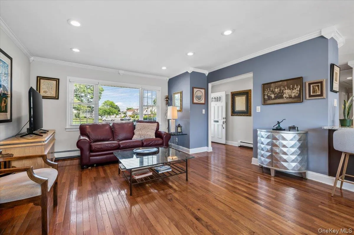 5 Coronet Crescent, Oyster Bay, NY, 3 Bedrooms Bedrooms, 6 Rooms Rooms,2 BathroomsBathrooms,Residential,For Rent,Coronet,0,1011046 5 Coronet Crescent, Oyster Bay, NY, 3 Bedrooms Bedrooms, 6 Rooms Rooms,2 BathroomsBathrooms,Residential,For Rent,Coronet,0,1011046