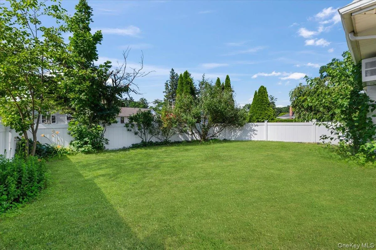 5 Coronet Crescent, Oyster Bay, NY, 3 Bedrooms Bedrooms, 6 Rooms Rooms,2 BathroomsBathrooms,Residential,For Rent,Coronet,0,1011046 5 Coronet Crescent, Oyster Bay, NY, 3 Bedrooms Bedrooms, 6 Rooms Rooms,2 BathroomsBathrooms,Residential,For Rent,Coronet,0,1011046