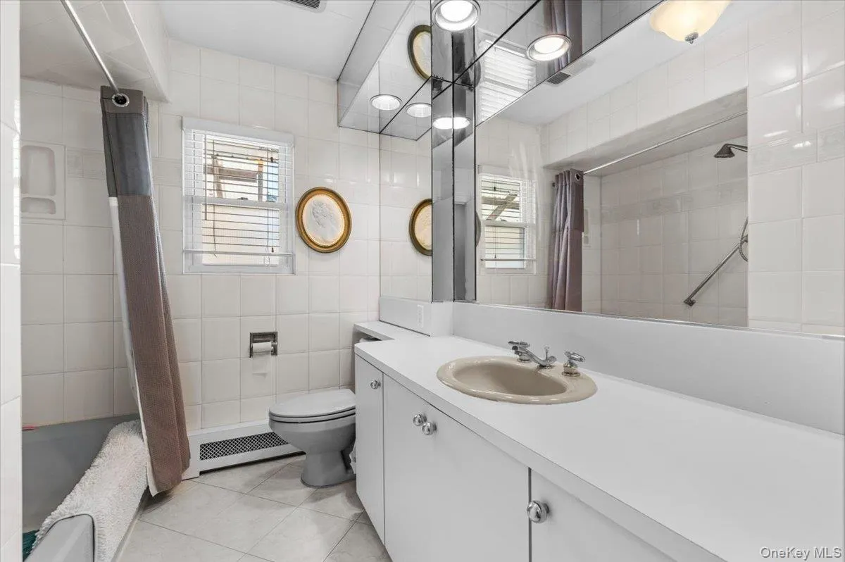 5 Coronet Crescent, Oyster Bay, NY, 3 Bedrooms Bedrooms, 6 Rooms Rooms,2 BathroomsBathrooms,Residential,For Rent,Coronet,0,1011046 5 Coronet Crescent, Oyster Bay, NY, 3 Bedrooms Bedrooms, 6 Rooms Rooms,2 BathroomsBathrooms,Residential,For Rent,Coronet,0,1011046