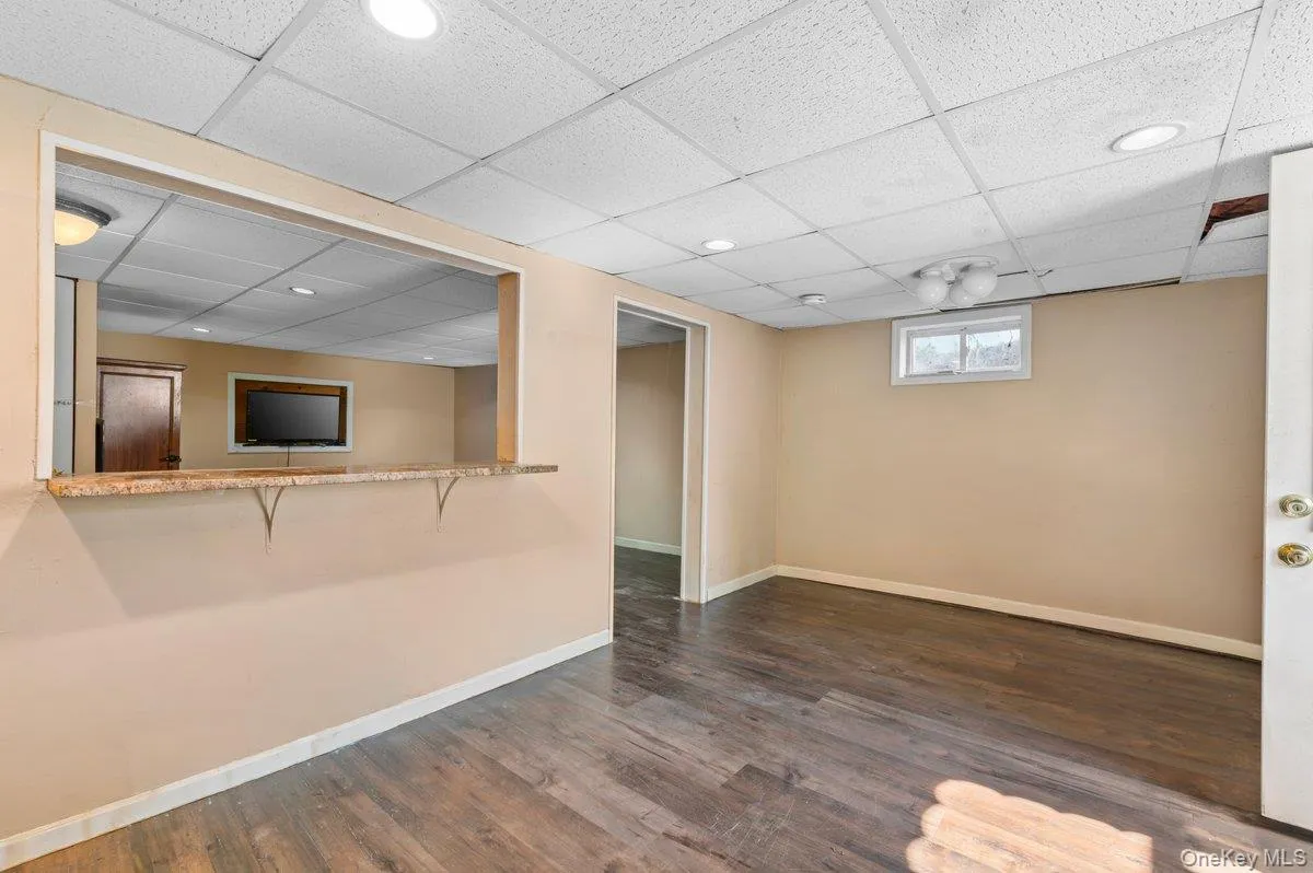 5 Coronet Crescent, Oyster Bay, NY, 3 Bedrooms Bedrooms, 6 Rooms Rooms,2 BathroomsBathrooms,Residential,For Rent,Coronet,0,1011046 5 Coronet Crescent, Oyster Bay, NY, 3 Bedrooms Bedrooms, 6 Rooms Rooms,2 BathroomsBathrooms,Residential,For Rent,Coronet,0,1011046