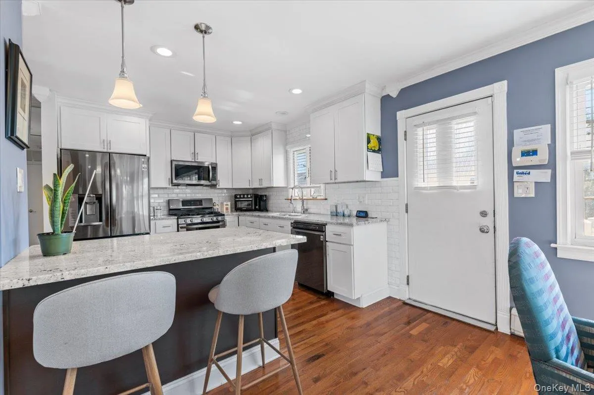 5 Coronet Crescent, Oyster Bay, NY, 3 Bedrooms Bedrooms, 6 Rooms Rooms,2 BathroomsBathrooms,Residential,For Rent,Coronet,0,1011046 5 Coronet Crescent, Oyster Bay, NY, 3 Bedrooms Bedrooms, 6 Rooms Rooms,2 BathroomsBathrooms,Residential,For Rent,Coronet,0,1011046