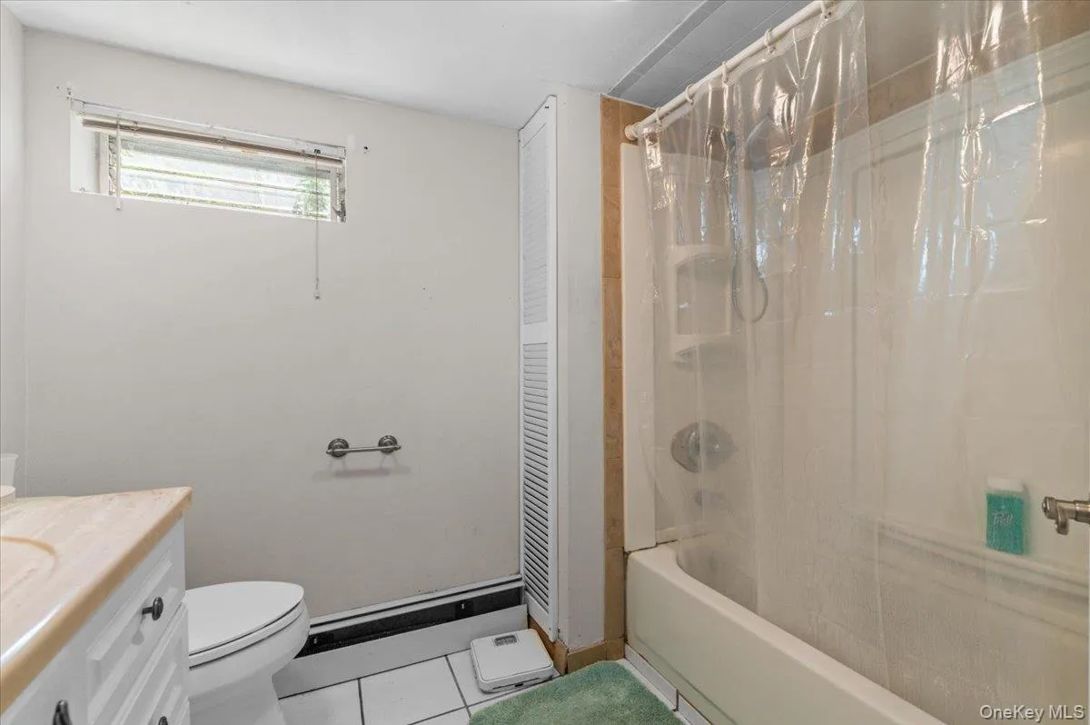 5 Coronet Crescent, Oyster Bay, NY, 3 Bedrooms Bedrooms, 6 Rooms Rooms,2 BathroomsBathrooms,Residential,For Rent,Coronet,0,1011046 5 Coronet Crescent, Oyster Bay, NY, 3 Bedrooms Bedrooms, 6 Rooms Rooms,2 BathroomsBathrooms,Residential,For Rent,Coronet,0,1011046