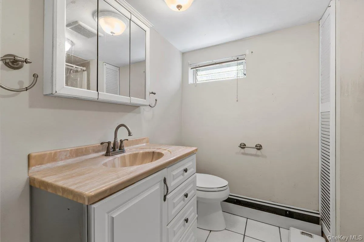 5 Coronet Crescent, Oyster Bay, NY, 3 Bedrooms Bedrooms, 6 Rooms Rooms,2 BathroomsBathrooms,Residential,For Rent,Coronet,0,1011046 5 Coronet Crescent, Oyster Bay, NY, 3 Bedrooms Bedrooms, 6 Rooms Rooms,2 BathroomsBathrooms,Residential,For Rent,Coronet,0,1011046