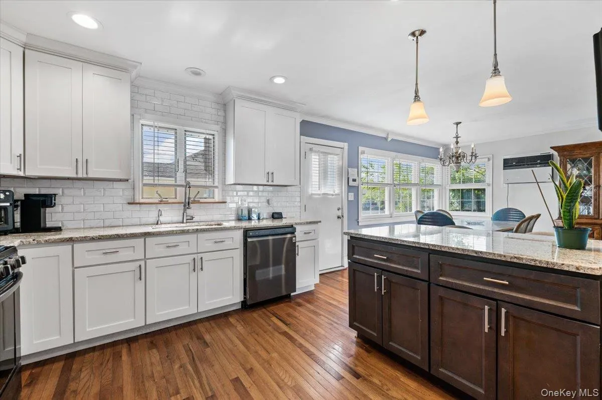 5 Coronet Crescent, Oyster Bay, NY, 3 Bedrooms Bedrooms, 6 Rooms Rooms,2 BathroomsBathrooms,Residential,For Rent,Coronet,0,1011046 5 Coronet Crescent, Oyster Bay, NY, 3 Bedrooms Bedrooms, 6 Rooms Rooms,2 BathroomsBathrooms,Residential,For Rent,Coronet,0,1011046