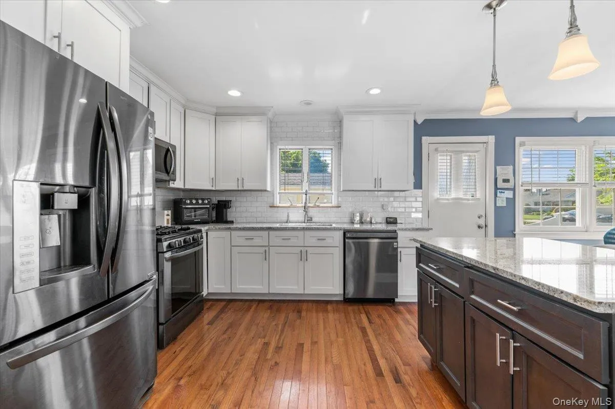 5 Coronet Crescent, Oyster Bay, NY, 3 Bedrooms Bedrooms, 6 Rooms Rooms,2 BathroomsBathrooms,Residential,For Rent,Coronet,0,1011046 5 Coronet Crescent, Oyster Bay, NY, 3 Bedrooms Bedrooms, 6 Rooms Rooms,2 BathroomsBathrooms,Residential,For Rent,Coronet,0,1011046