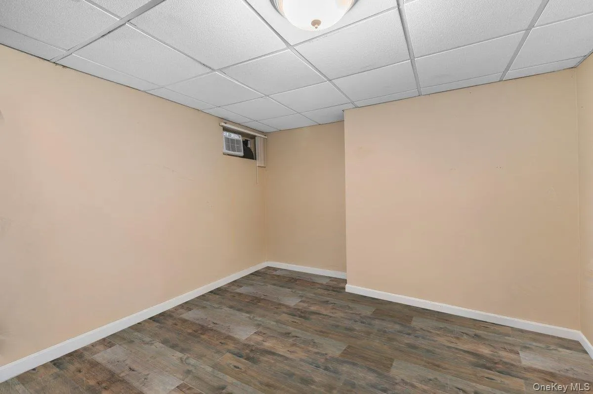5 Coronet Crescent, Oyster Bay, NY, 3 Bedrooms Bedrooms, 6 Rooms Rooms,2 BathroomsBathrooms,Residential,For Rent,Coronet,0,1011046 5 Coronet Crescent, Oyster Bay, NY, 3 Bedrooms Bedrooms, 6 Rooms Rooms,2 BathroomsBathrooms,Residential,For Rent,Coronet,0,1011046