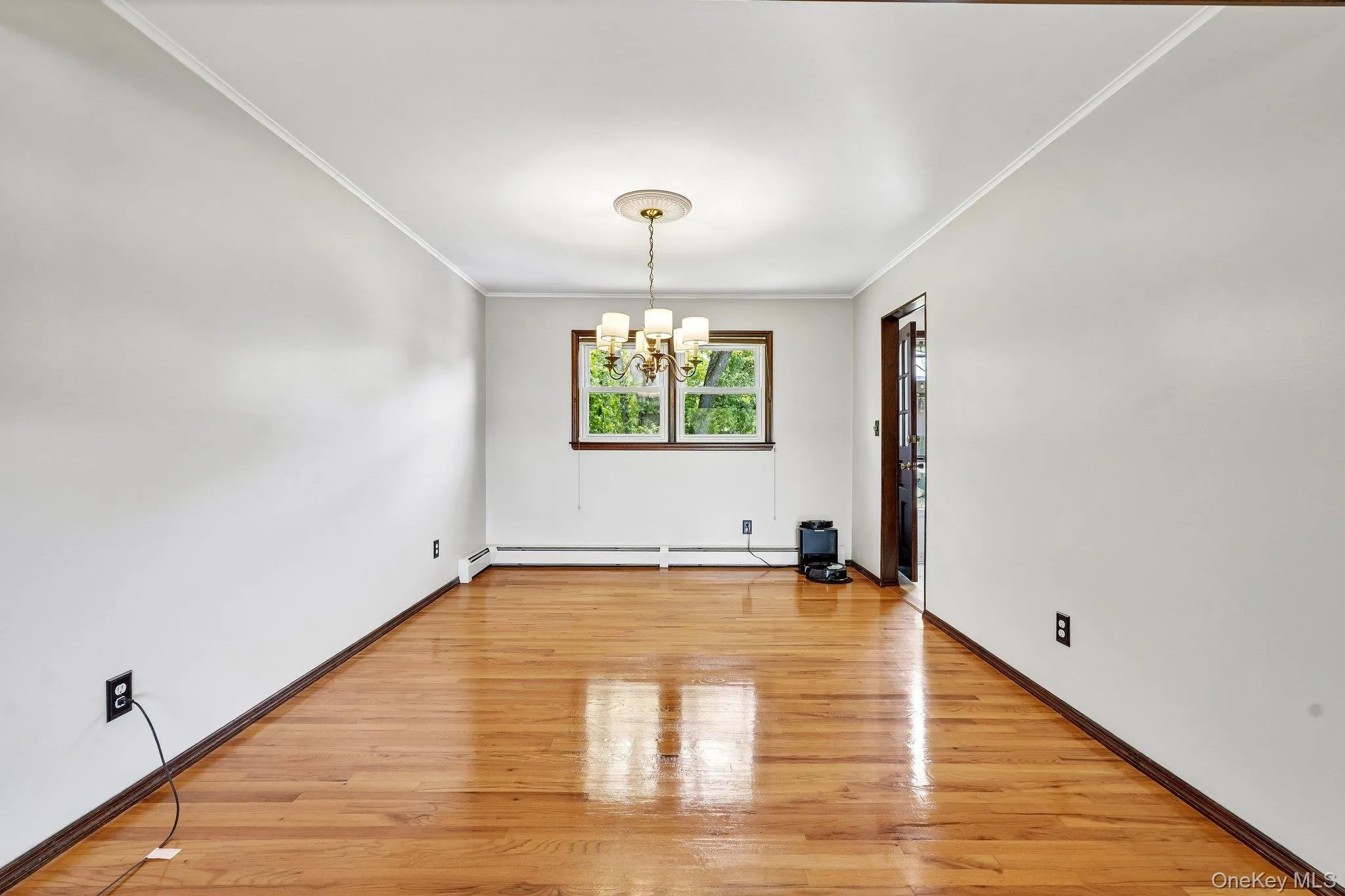 11 Hunter Street, Woodbury, NY, 3 Bedrooms Bedrooms, 8 Rooms Rooms,2 BathroomsBathrooms,Residential,For Rent,Hunter,0,1011049 11 Hunter Street, Woodbury, NY, 3 Bedrooms Bedrooms, 8 Rooms Rooms,2 BathroomsBathrooms,Residential,For Rent,Hunter,0,1011049