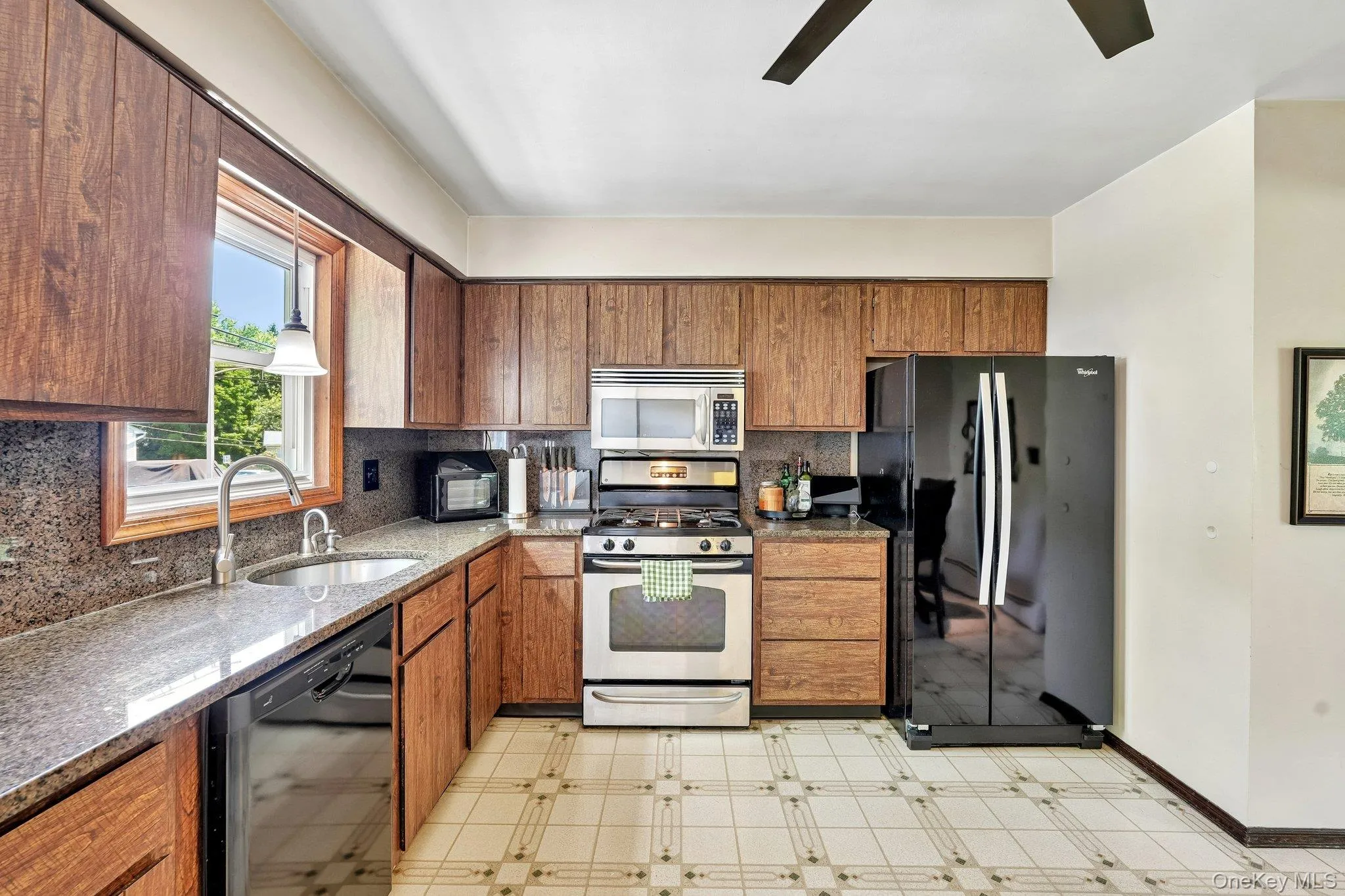 11 Hunter Street, Woodbury, NY, 3 Bedrooms Bedrooms, 8 Rooms Rooms,2 BathroomsBathrooms,Residential,For Rent,Hunter,0,1011049 11 Hunter Street, Woodbury, NY, 3 Bedrooms Bedrooms, 8 Rooms Rooms,2 BathroomsBathrooms,Residential,For Rent,Hunter,0,1011049