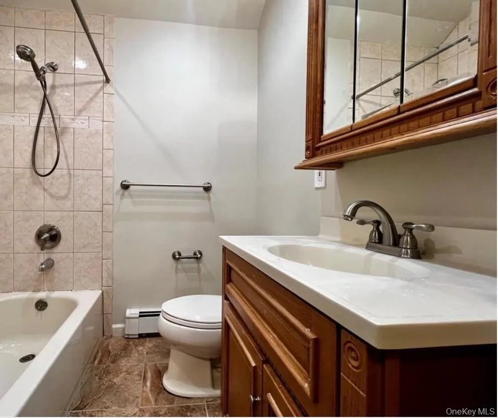 131 Goldenrod Avenue, Hempstead, NY, 3 Bedrooms Bedrooms, 6 Rooms Rooms,1 BathroomBathrooms,Residential Lease,For Rent,Goldenrod,0,1011050 131 Goldenrod Avenue, Hempstead, NY, 3 Bedrooms Bedrooms, 6 Rooms Rooms,1 BathroomBathrooms,Residential Lease,For Rent,Goldenrod,0,1011050