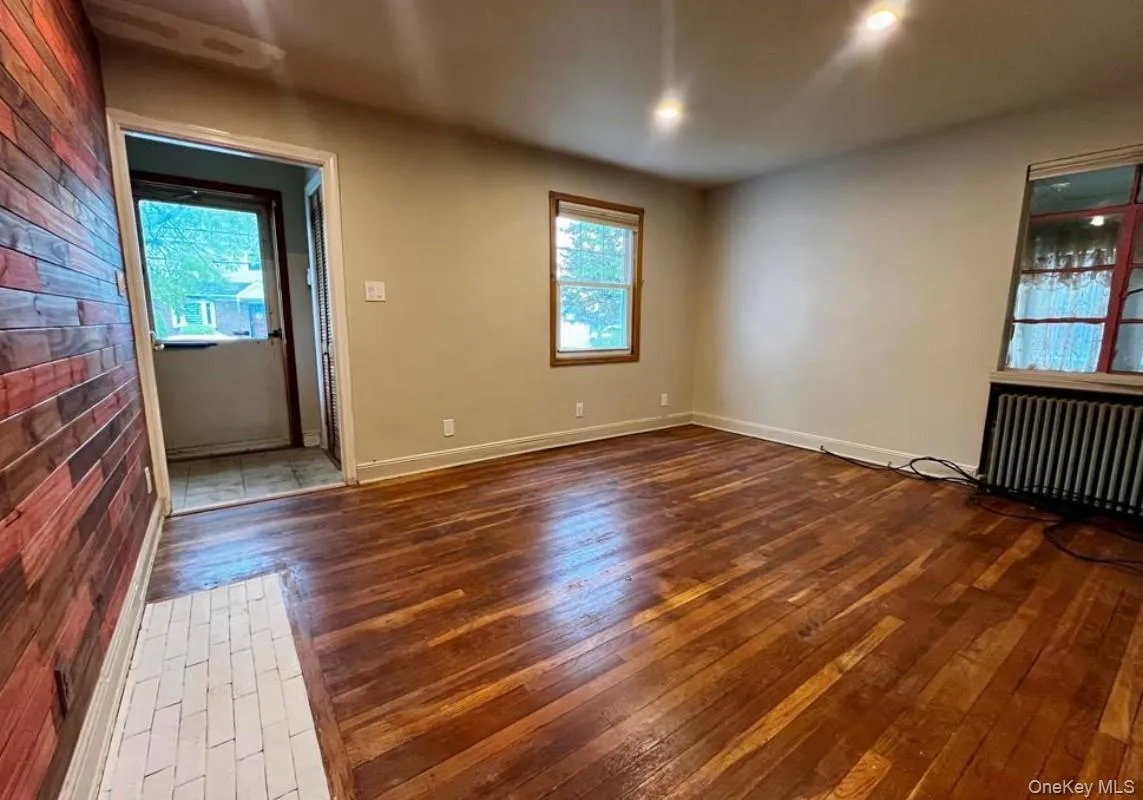 131 Goldenrod Avenue, Hempstead, NY, 3 Bedrooms Bedrooms, 6 Rooms Rooms,1 BathroomBathrooms,Residential Lease,For Rent,Goldenrod,0,1011050 131 Goldenrod Avenue, Hempstead, NY, 3 Bedrooms Bedrooms, 6 Rooms Rooms,1 BathroomBathrooms,Residential Lease,For Rent,Goldenrod,0,1011050