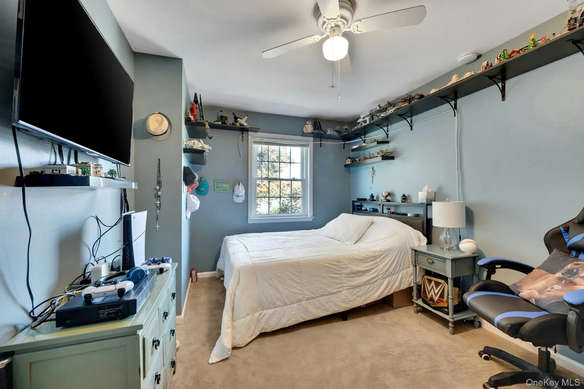 Den / Office / or can be used as a bedroom Den / Office / or can be used as a bedroom
