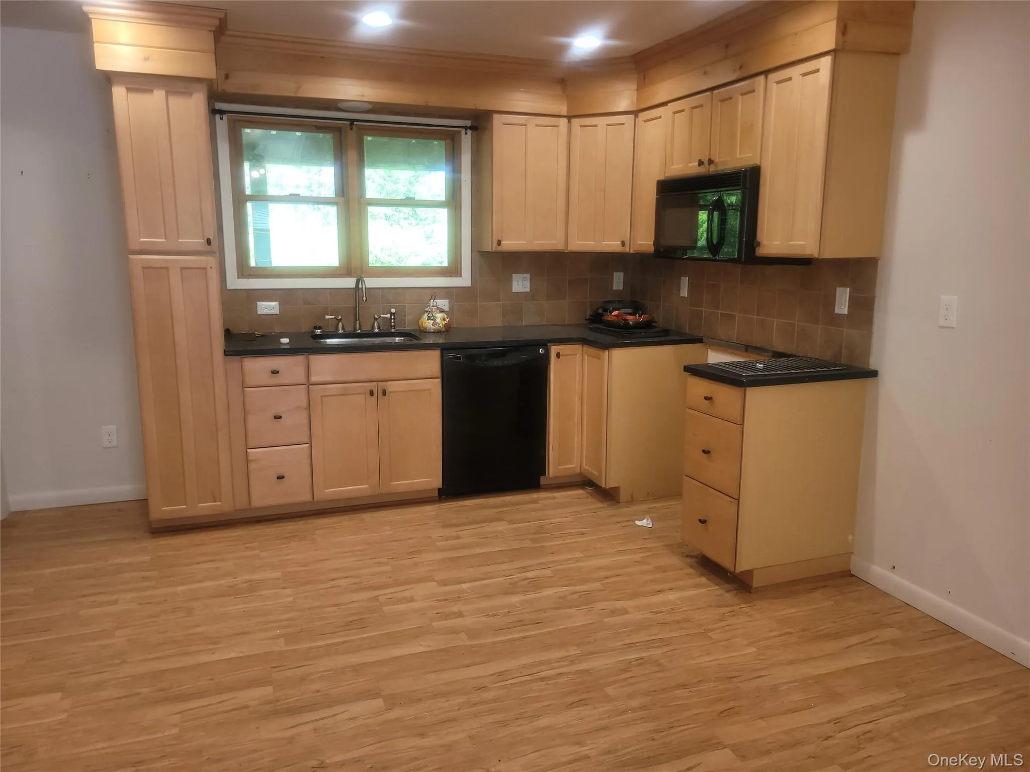 119 Hurleyville Main Street, Fallsburg, NY, 4 Bedrooms Bedrooms, 8 Rooms Rooms,2 BathroomsBathrooms,Residential,For Rent,Hurleyville Main,0,1011055 119 Hurleyville Main Street, Fallsburg, NY, 4 Bedrooms Bedrooms, 8 Rooms Rooms,2 BathroomsBathrooms,Residential,For Rent,Hurleyville Main,0,1011055