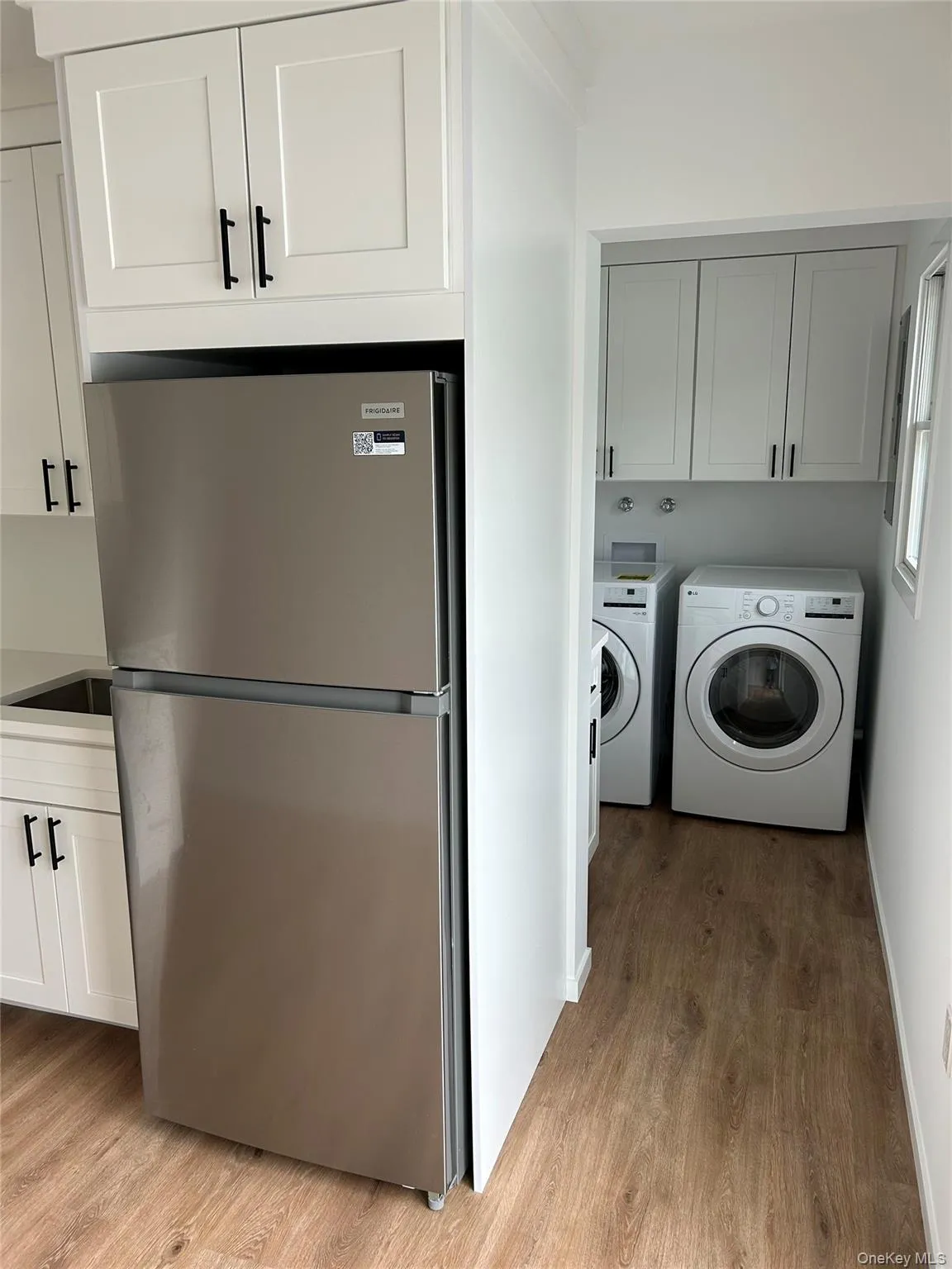 325 Montauk Highway, Southampton, NY, 2 Bedrooms Bedrooms, 3 Rooms Rooms,1 BathroomBathrooms,Residential Lease,For Rent,Montauk,0,1011059 325 Montauk Highway, Southampton, NY, 2 Bedrooms Bedrooms, 3 Rooms Rooms,1 BathroomBathrooms,Residential Lease,For Rent,Montauk,0,1011059