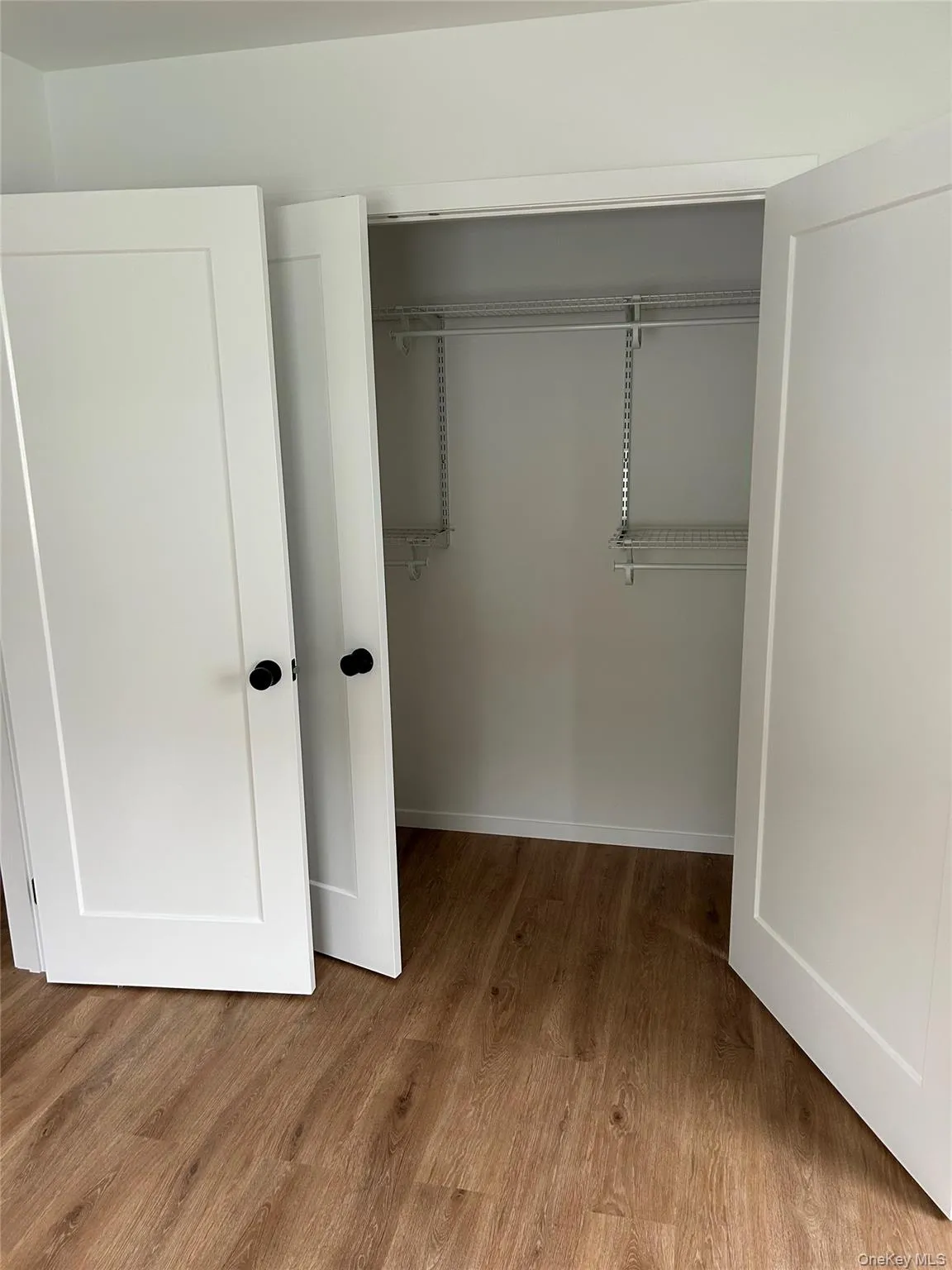 325 Montauk Highway, Southampton, NY, 2 Bedrooms Bedrooms, 3 Rooms Rooms,1 BathroomBathrooms,Residential Lease,For Rent,Montauk,0,1011059 325 Montauk Highway, Southampton, NY, 2 Bedrooms Bedrooms, 3 Rooms Rooms,1 BathroomBathrooms,Residential Lease,For Rent,Montauk,0,1011059