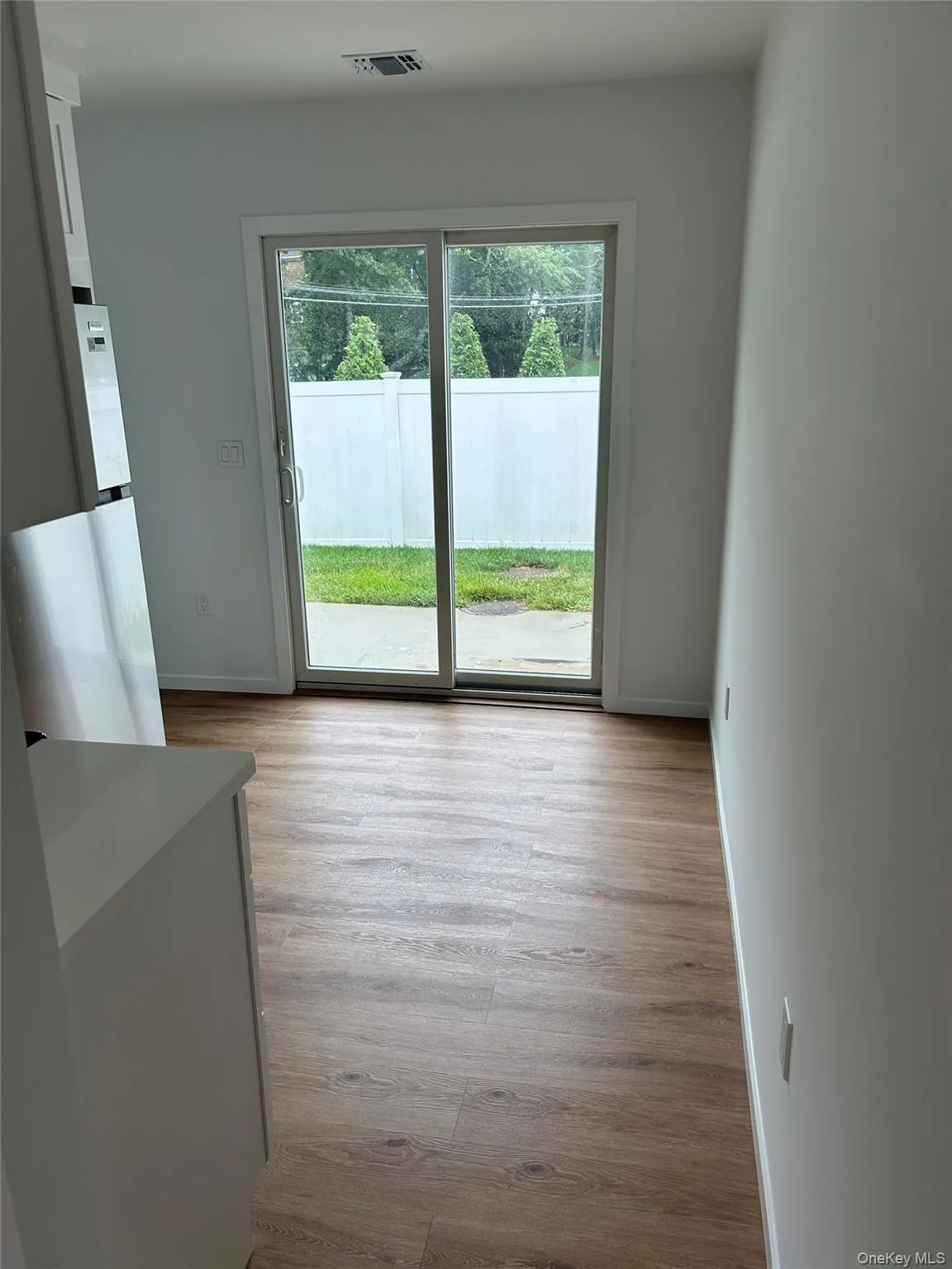 325 Montauk Highway, Southampton, NY, 2 Bedrooms Bedrooms, 3 Rooms Rooms,1 BathroomBathrooms,Residential Lease,For Rent,Montauk,0,1011059 325 Montauk Highway, Southampton, NY, 2 Bedrooms Bedrooms, 3 Rooms Rooms,1 BathroomBathrooms,Residential Lease,For Rent,Montauk,0,1011059