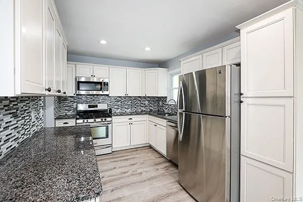 52 Huron Street, Brookhaven, NY, 3 Bedrooms Bedrooms, 9 Rooms Rooms,2 BathroomsBathrooms,Residential Lease,For Rent,Huron,0,1011062 52 Huron Street, Brookhaven, NY, 3 Bedrooms Bedrooms, 9 Rooms Rooms,2 BathroomsBathrooms,Residential Lease,For Rent,Huron,0,1011062