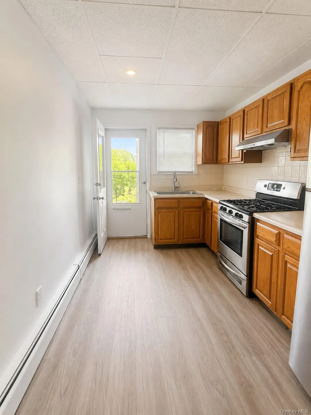 45 Hampton Road, Marlboro, NY, 2 Bedrooms Bedrooms, 5 Rooms Rooms,1 BathroomBathrooms,Residential Lease,For Rent,Hampton,0,1011063 45 Hampton Road, Marlboro, NY, 2 Bedrooms Bedrooms, 5 Rooms Rooms,1 BathroomBathrooms,Residential Lease,For Rent,Hampton,0,1011063