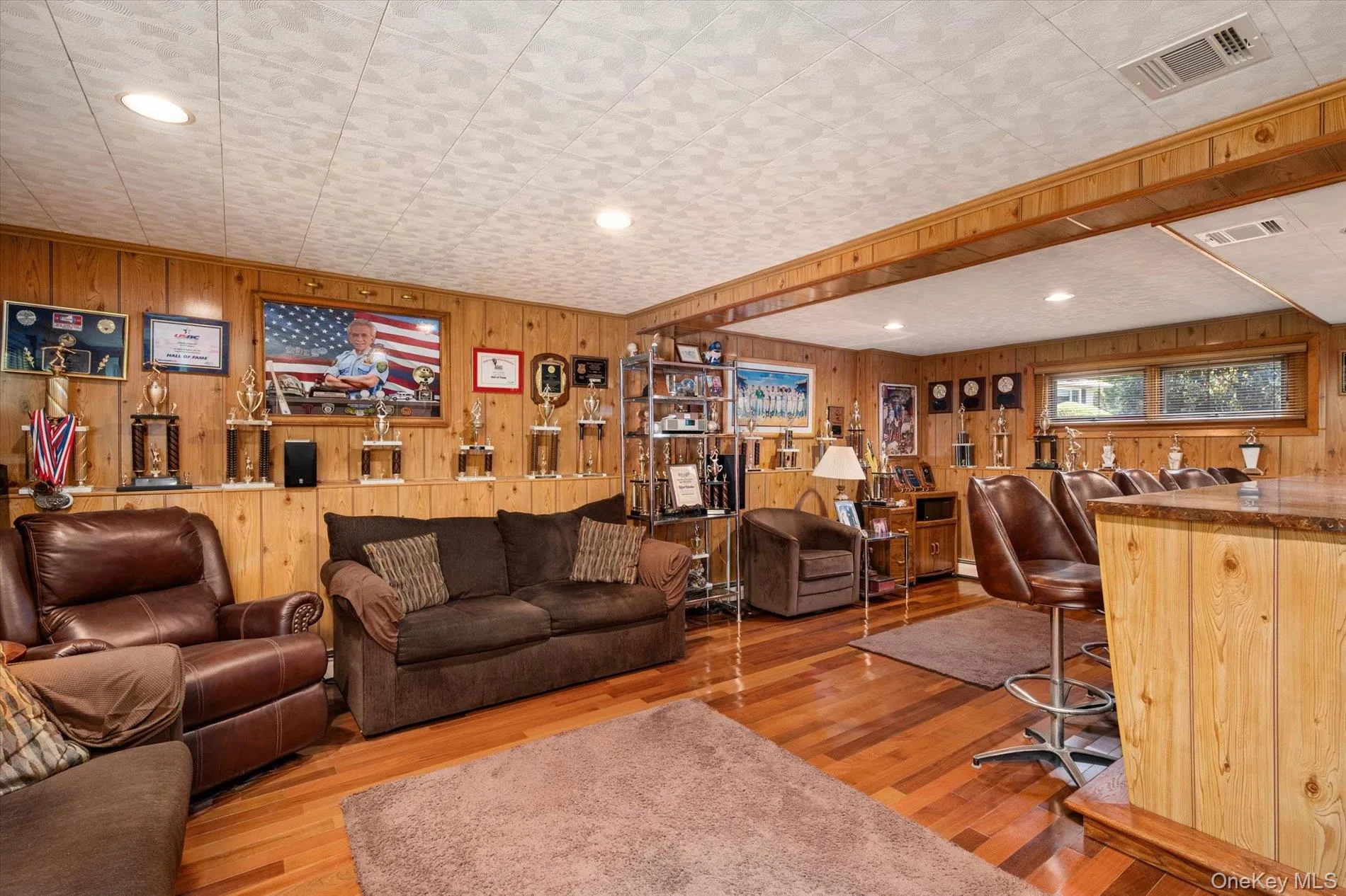 1 Eliot Court, Oyster Bay, NY, 3 Bedrooms Bedrooms, 7 Rooms Rooms,2 BathroomsBathrooms,Residential,For Rent,Eliot,0,1011064 1 Eliot Court, Oyster Bay, NY, 3 Bedrooms Bedrooms, 7 Rooms Rooms,2 BathroomsBathrooms,Residential,For Rent,Eliot,0,1011064