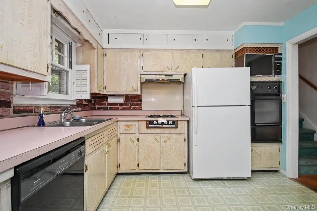 41 Beers Drive, Middletown, NY, 3 Bedrooms Bedrooms, 7 Rooms Rooms,1 BathroomBathrooms,Residential,For Rent,Beers,0,1011066 41 Beers Drive, Middletown, NY, 3 Bedrooms Bedrooms, 7 Rooms Rooms,1 BathroomBathrooms,Residential,For Rent,Beers,0,1011066