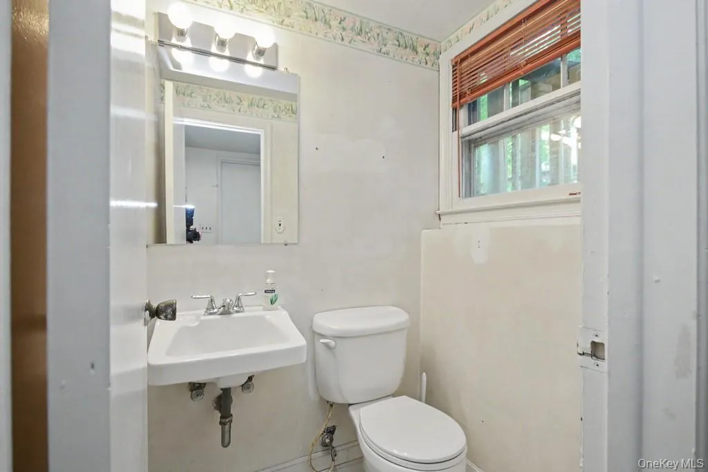 41 Beers Drive, Middletown, NY, 3 Bedrooms Bedrooms, 7 Rooms Rooms,1 BathroomBathrooms,Residential,For Rent,Beers,0,1011066 41 Beers Drive, Middletown, NY, 3 Bedrooms Bedrooms, 7 Rooms Rooms,1 BathroomBathrooms,Residential,For Rent,Beers,0,1011066